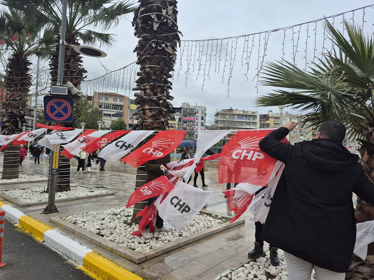 Chp De Bayraklarini Kaldiriyor 634065 7D64939D580D250C49A5B33Aa202Df28