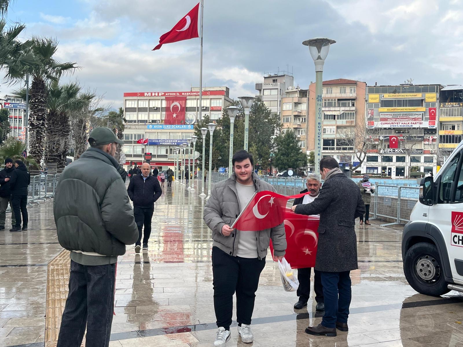 Chp Genclik Kollarindan Bayraga Sahip Cikma Mesaji 632696 1680A0Bbf1045390Bf6Cb1Bded831381