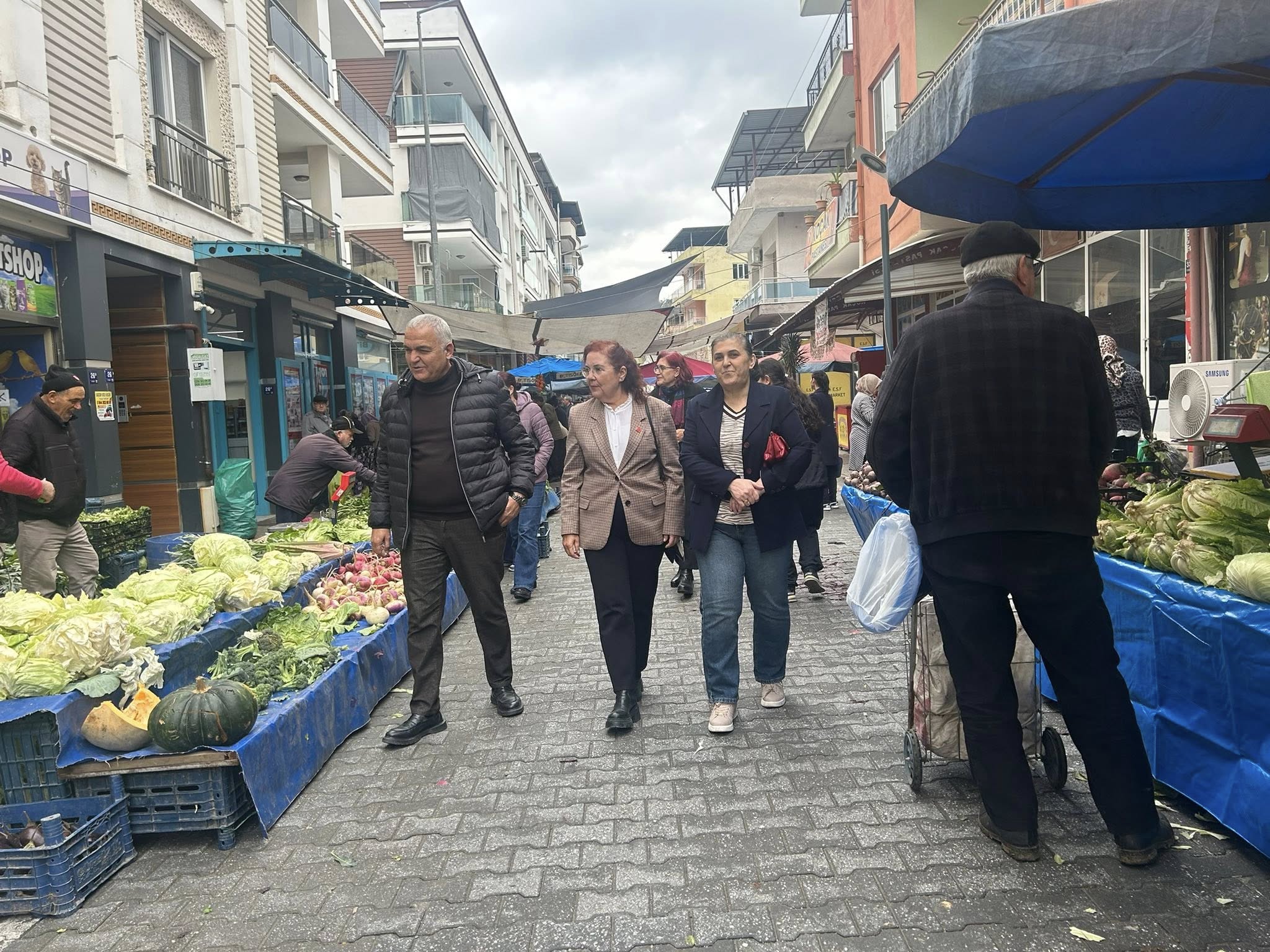 Chpli Kadinlar Kocarli Pazarinin Nabzini Tuttu Gecim Derdi Her Yerde 629836 Eb4127F3B97C478Cca89E9F2C63F8D2F