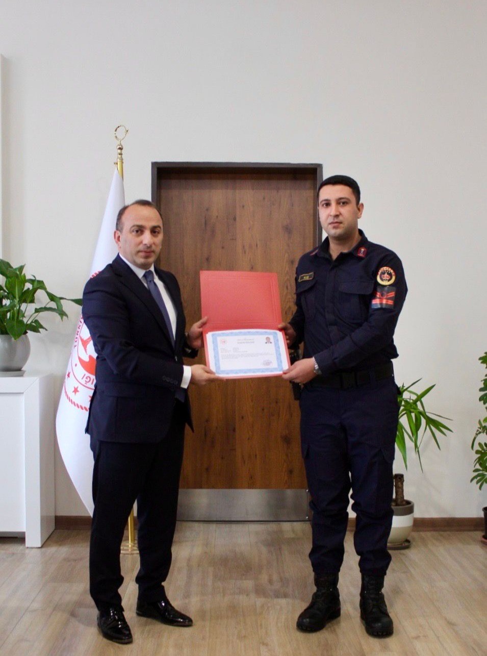 Cine Kaymakami Erdogandan Jandarma Personeline Basari Belgesi 416307Fcbadf91Bae1D698D09645Ae63