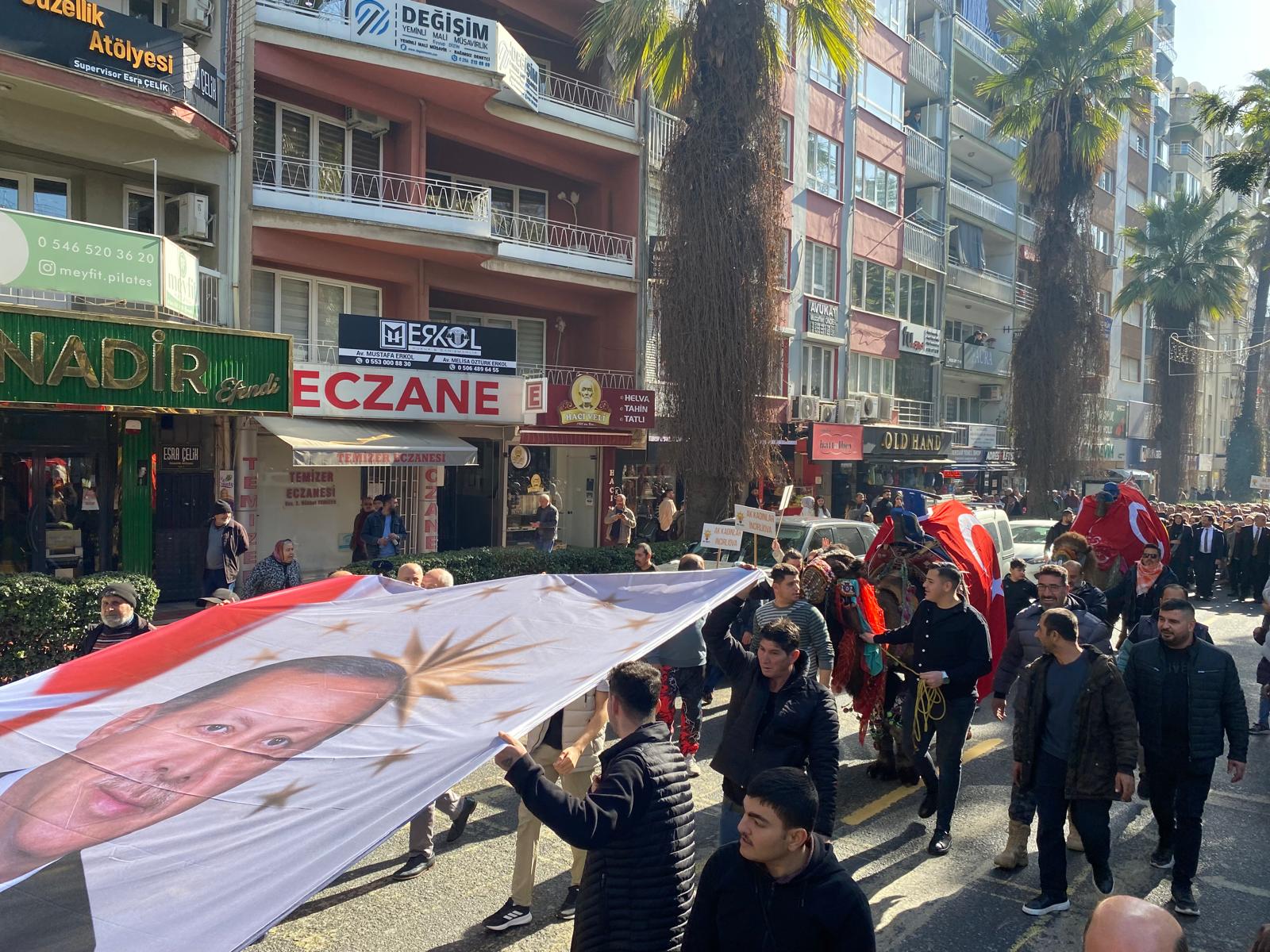 Cumhurbaskani Erdogana Aydinda Develerle Karsilama 633076 82D2Bf6Bf0F7De344B9811217Af9367D