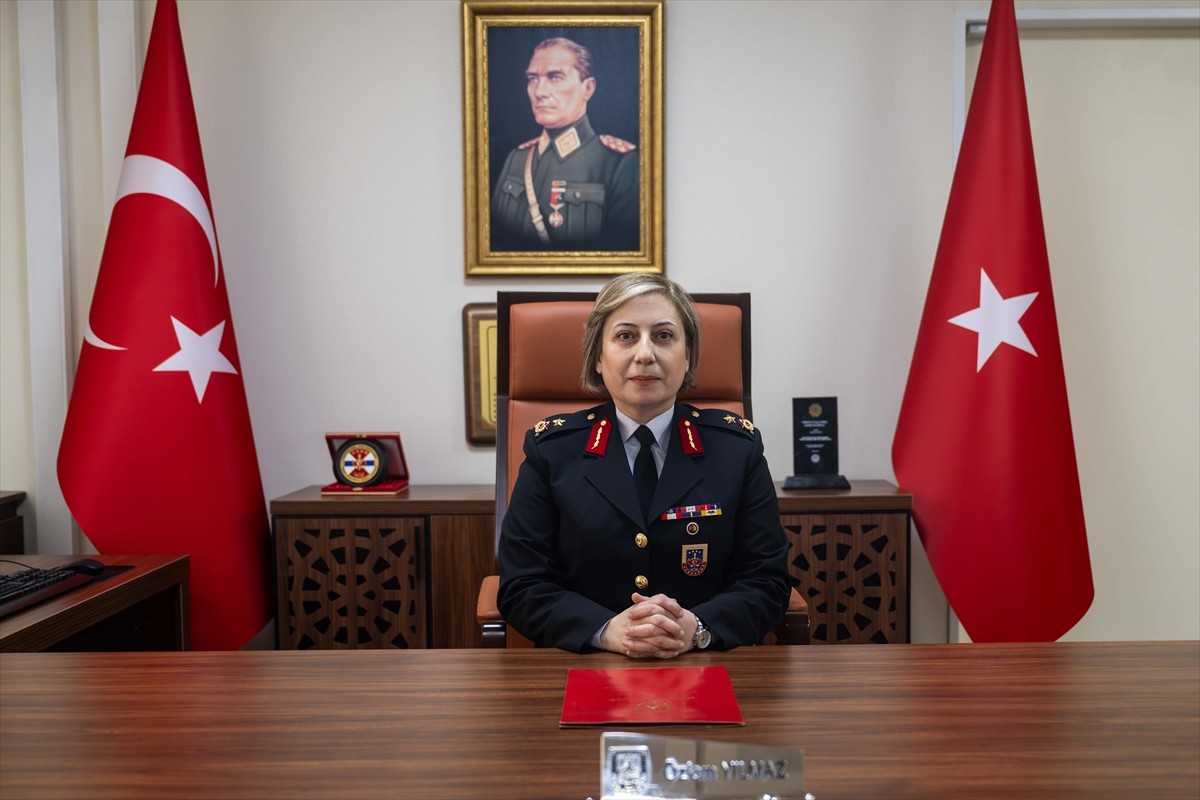 Cumhuriyet Tarihinin Ilk Kadin Tuggenerali Ozlem Yilmaz 634316 8B5Df552B845E7Cefa2567B2Ec063066