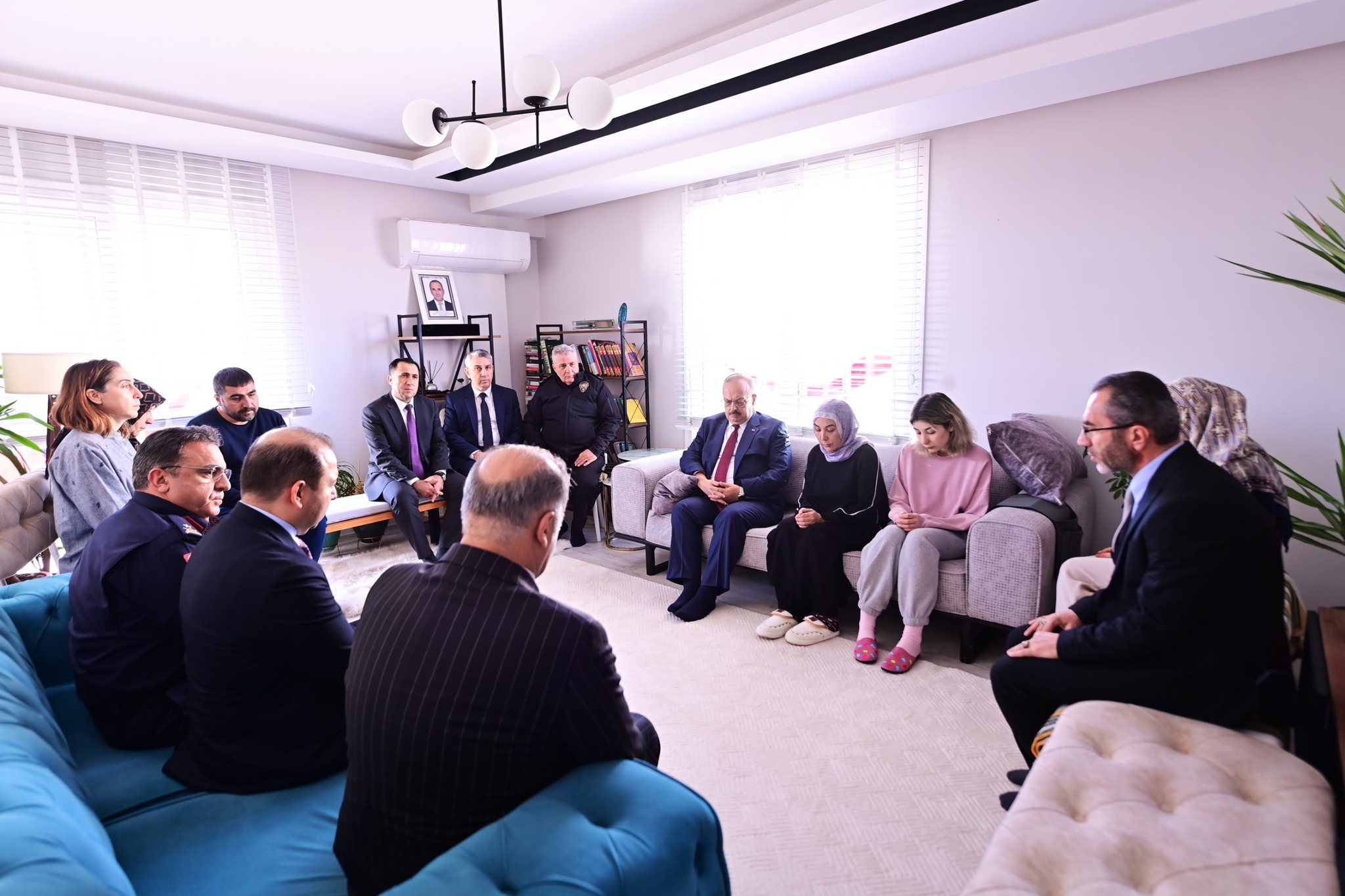 Deas Operasyonunda Sehit Olan Polisin Ailesine Taziye Ziyareti 629767 5517D49Eb963F18B4Cfc4Dde7Ed7C615