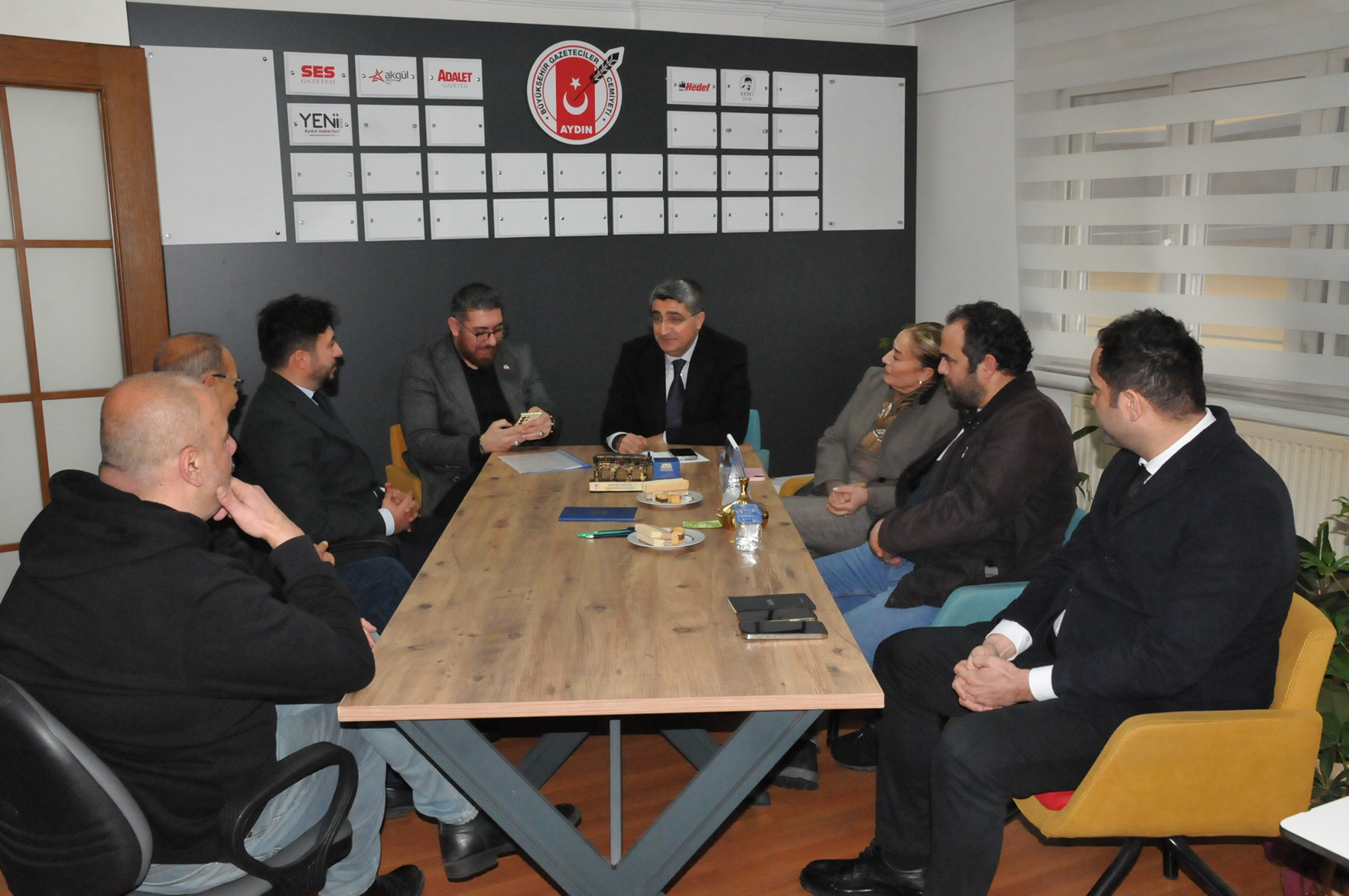 Deva Partili Ekmen Yerel Medya Baski Altinda 633826 Bf9F8Ef35F0566Ee44Cdfedec3Abca88