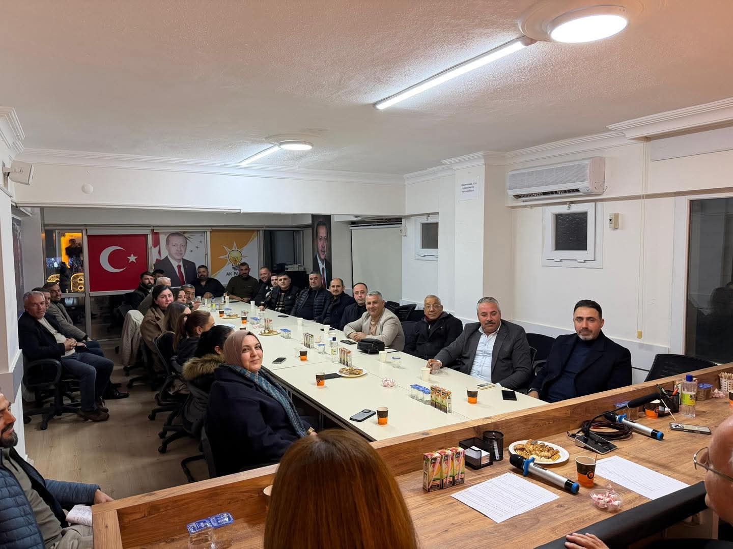 Didim Ak Partinin Yeni Yonetimi Ilk Toplantisini Yapti 632269 020670B0C453F53860Cb1D53A447409B