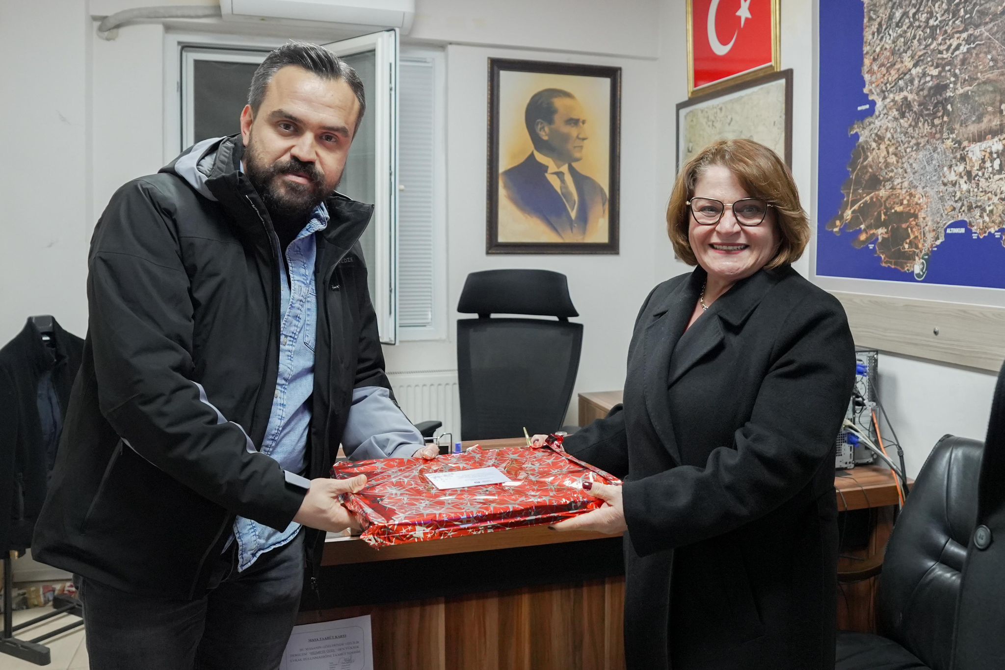 Didimde Yeni Yilda Sahada Gorev Yapanlar Unutulmadi 626735 641C37Ca484B5676Ff724B0B89B6B6Db