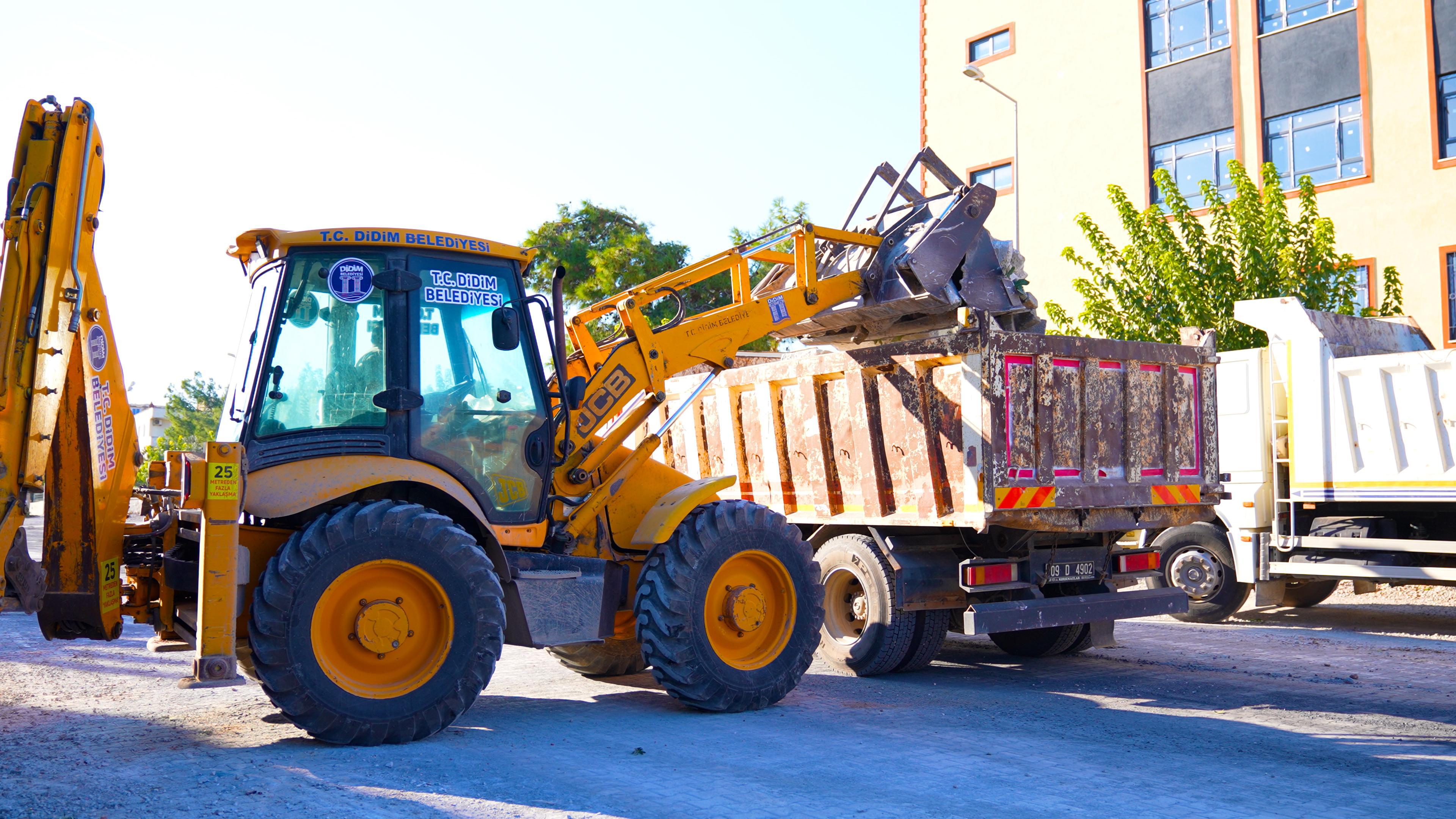 Didimde Yol Calismalarinda Guvenli Ve Kalici Adimlar 627238 8418Acd314D792Fd43B4F952019A937E