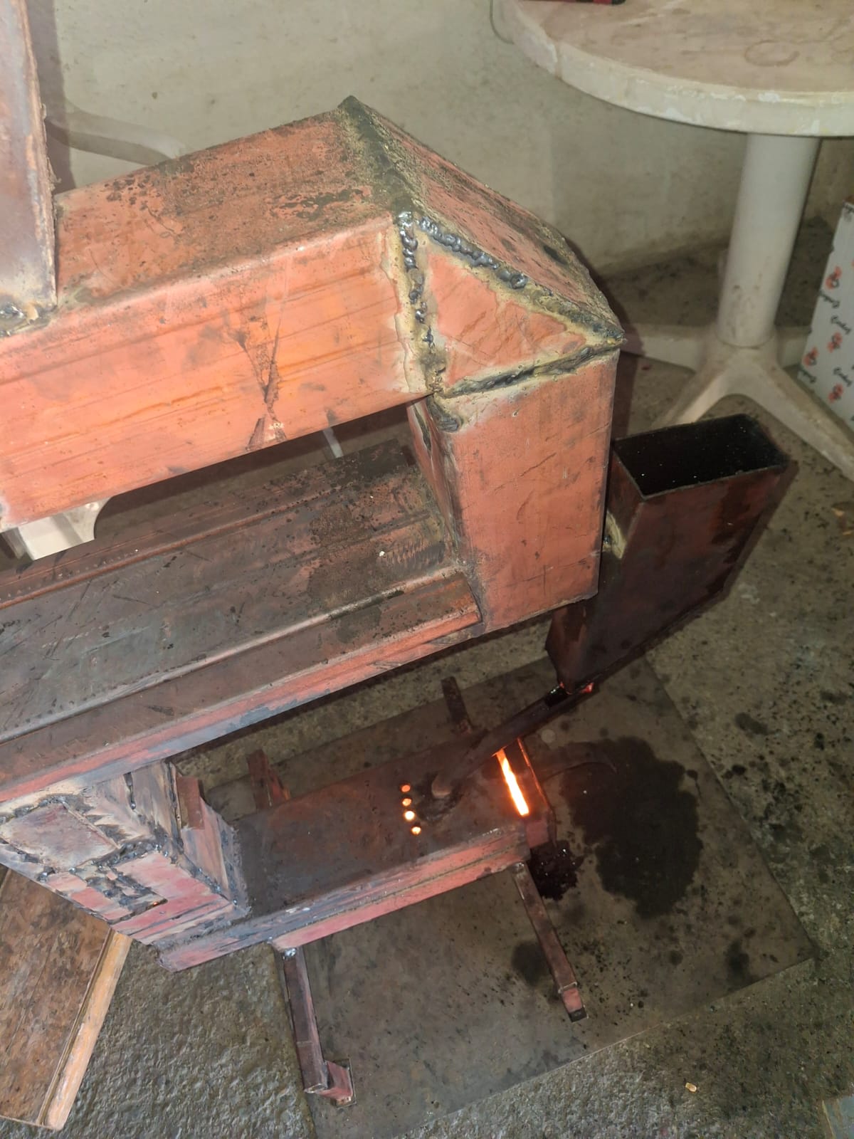 Didimli Esnafin Yeni Mucidi Demir Soba Goruntusuyle De Ilgi Cekiyor 631466 8C6B18C47Beced5A086E2A3Faf9D8245