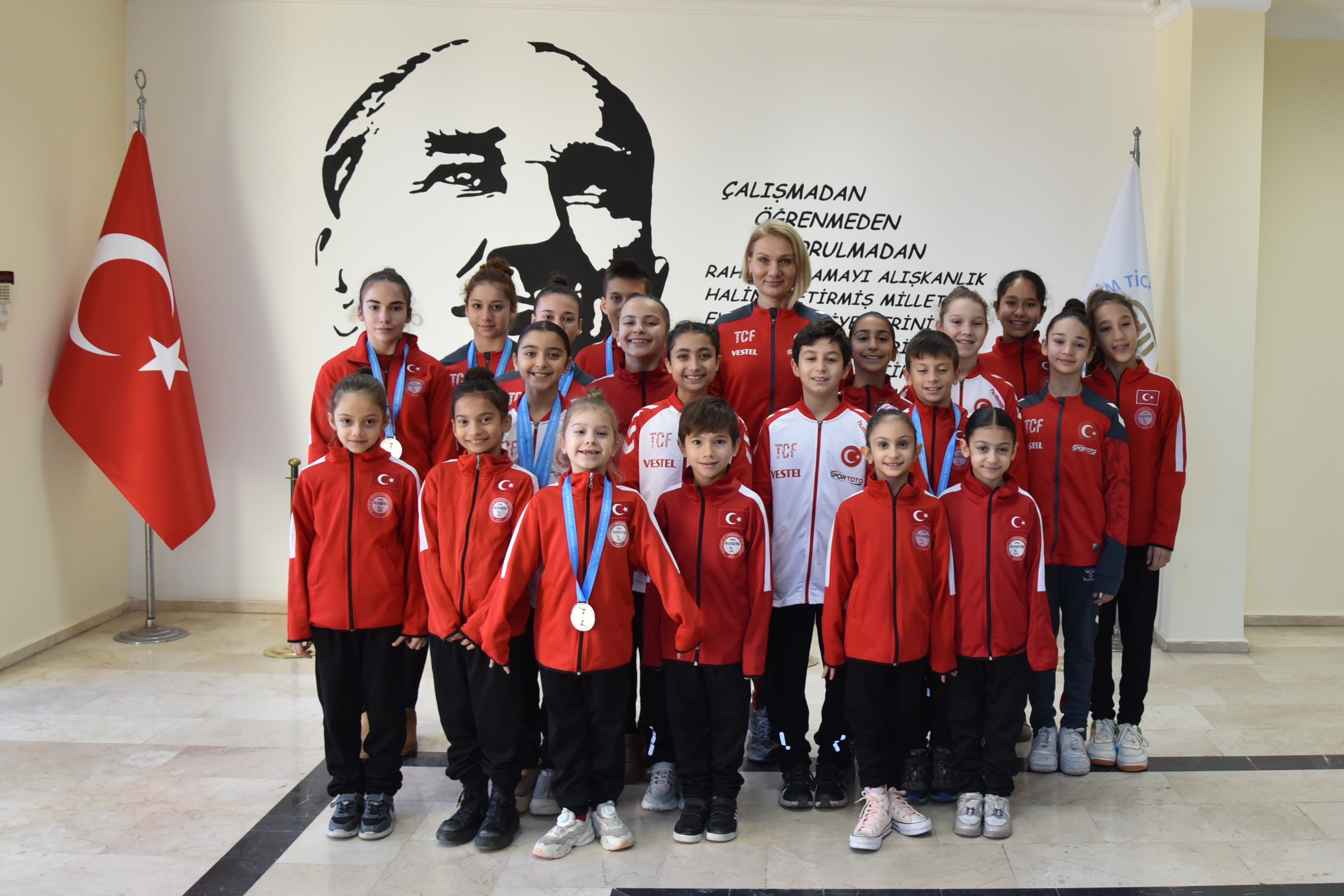 Dto Destek Verdigi Madalyali Sporculari Agirladi 630363 Cb1F3D67F716D3945854A7Ff7Ea44182