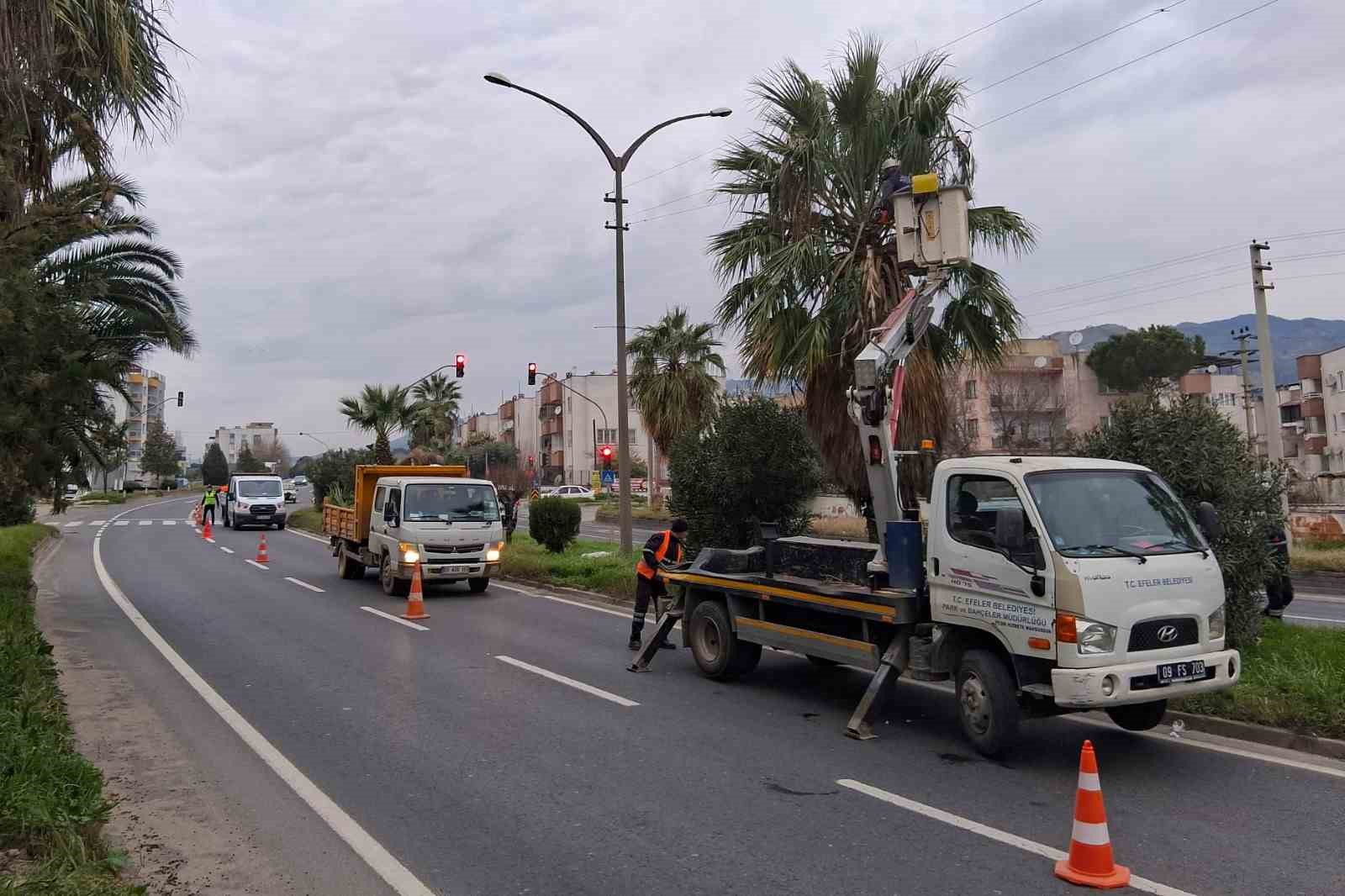 Efeler Belediyesinden Umurlu Karayolunda Calisma 4A35Addced2C582E305593Eb84Eb987E