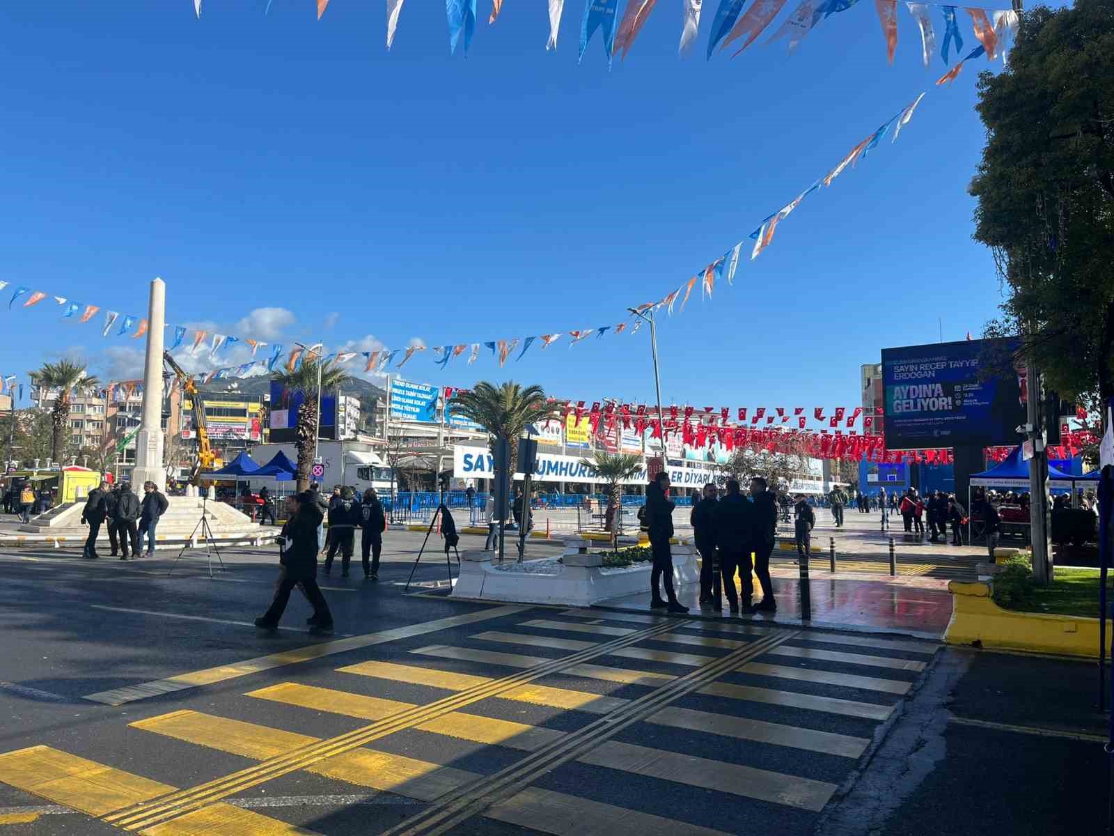 Erdoganin Aydin Programi Oncesi Vatandaslar Alana Alinmaya Baslandi 8D36Dc302936800C7489D7B2C16Fe267