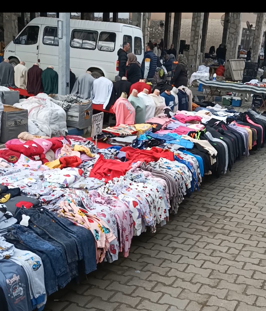 Festivaller Duzenli Pazarciyi Olumsuz Etkiliyor 628350 De43B5C923C25Cc2Afb75C0Ab2B8F353