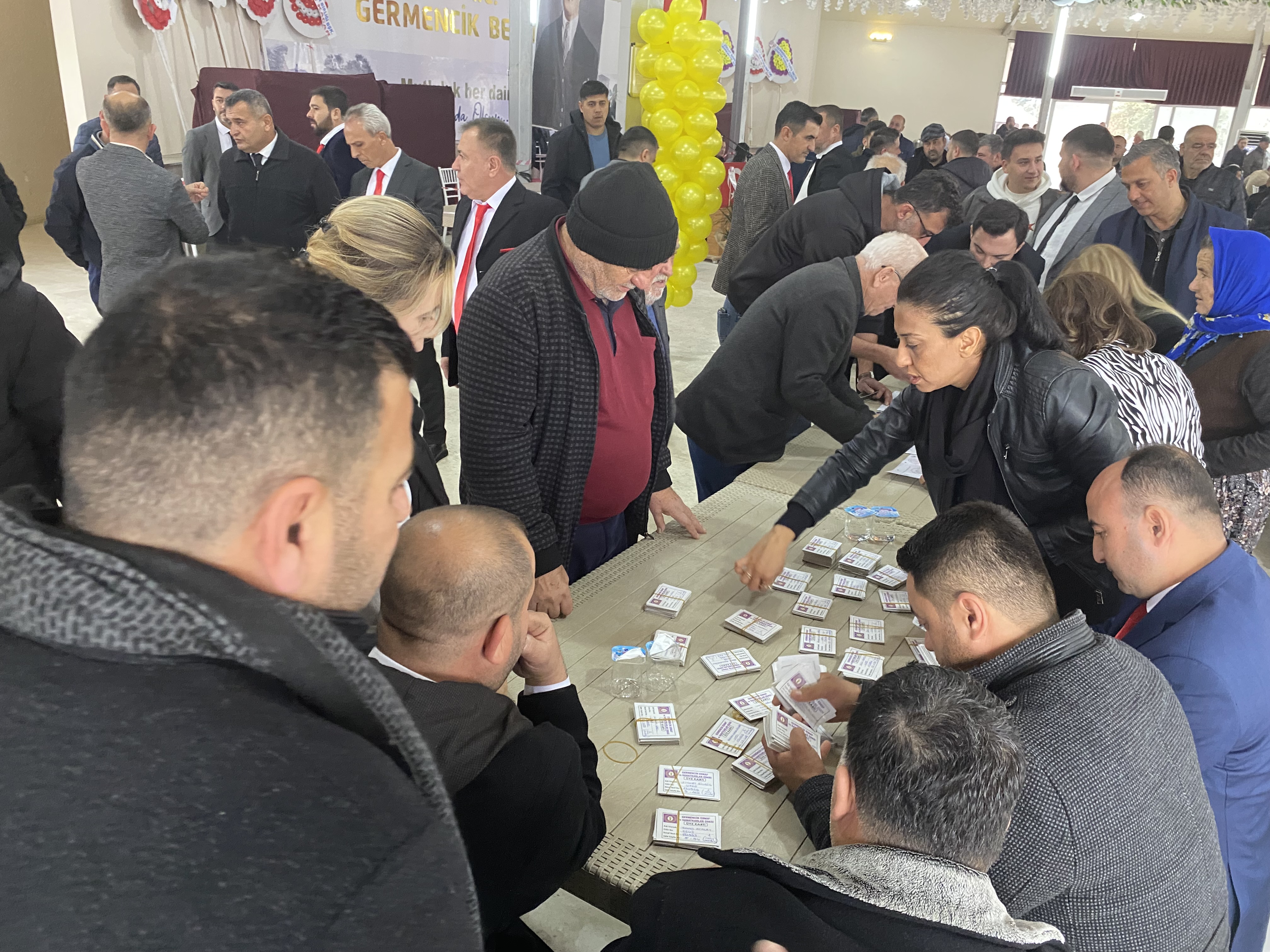 Germencikte Heyecan Dorukta Cogunlugun Saglanmasi Bekleniyor 632808 F4Cf2C015Fd812B4E126F0C247Bf7718