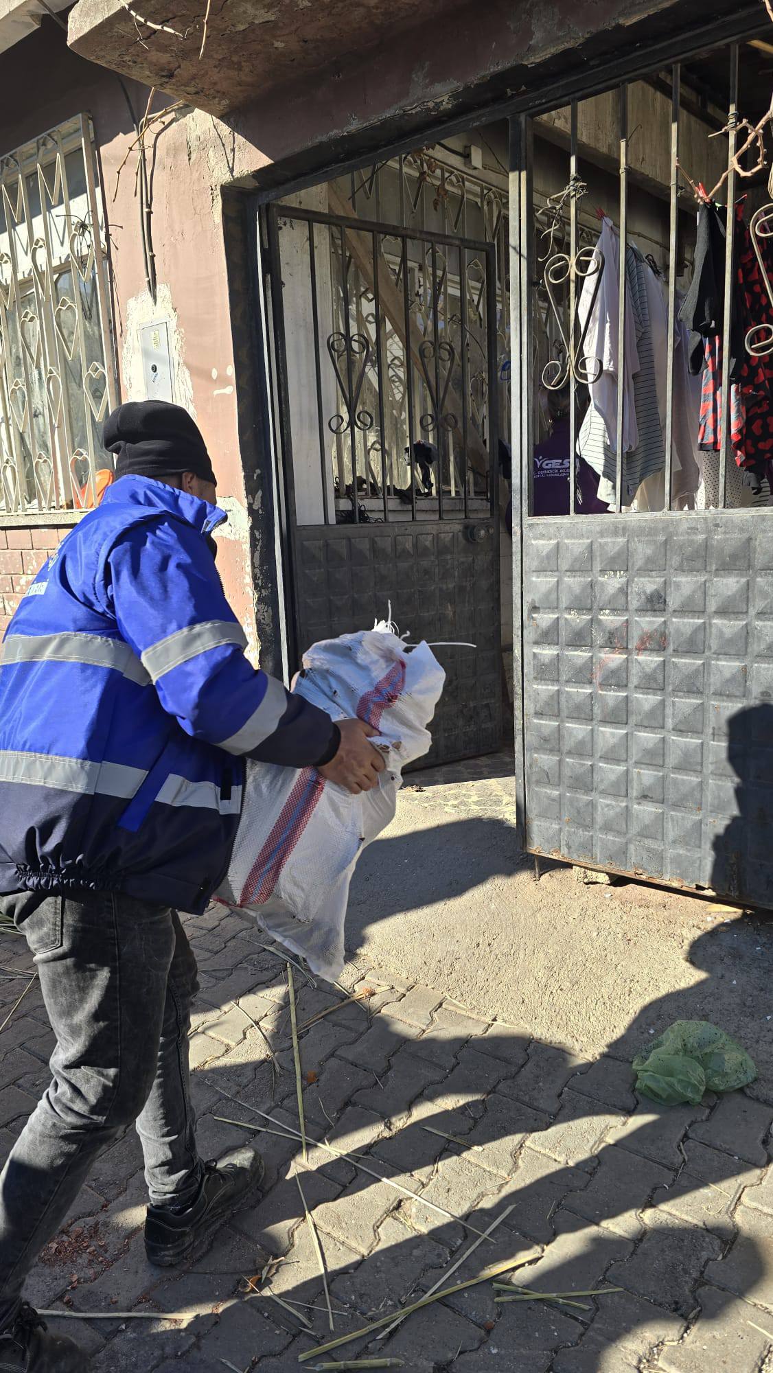 Germencikte Kuruyan Agaclar Dar Gelirliyi Isitti 630217 7371625307123D624C5970E27A8Ac218