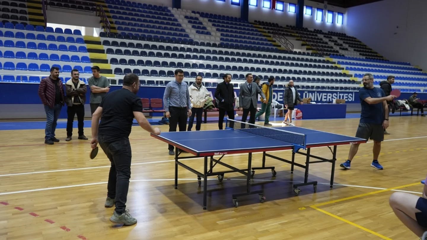 Hastane Personeli Masa Tenisinde Hunerlerini Sergiledi D2E476Ce004691A0D7D0Dc7A9040F02D
