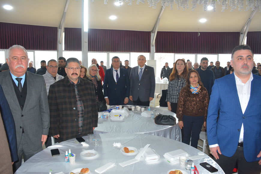 Iyi Partili Karakastan Bayrak Tepkisi Bayrak Iniyorsa Namus Olmaz 632895 74368F6D33F1682D23480931718D50F8