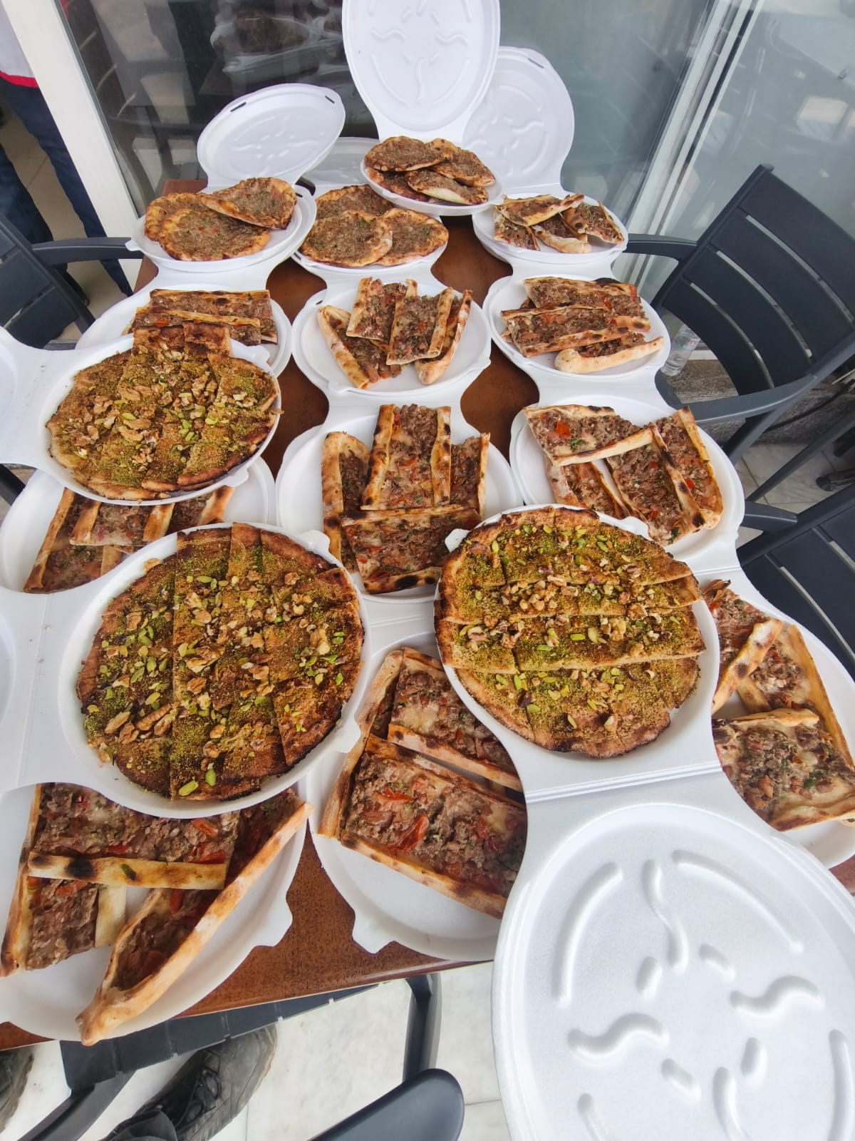 Karacasu Pidesi Sevgisi Sinir Tanimiyor 660 Kilometrelik Mesafeye Kargoyla Pide Gonderildi 630261 B0B3033E384893E688B8063204B3806B