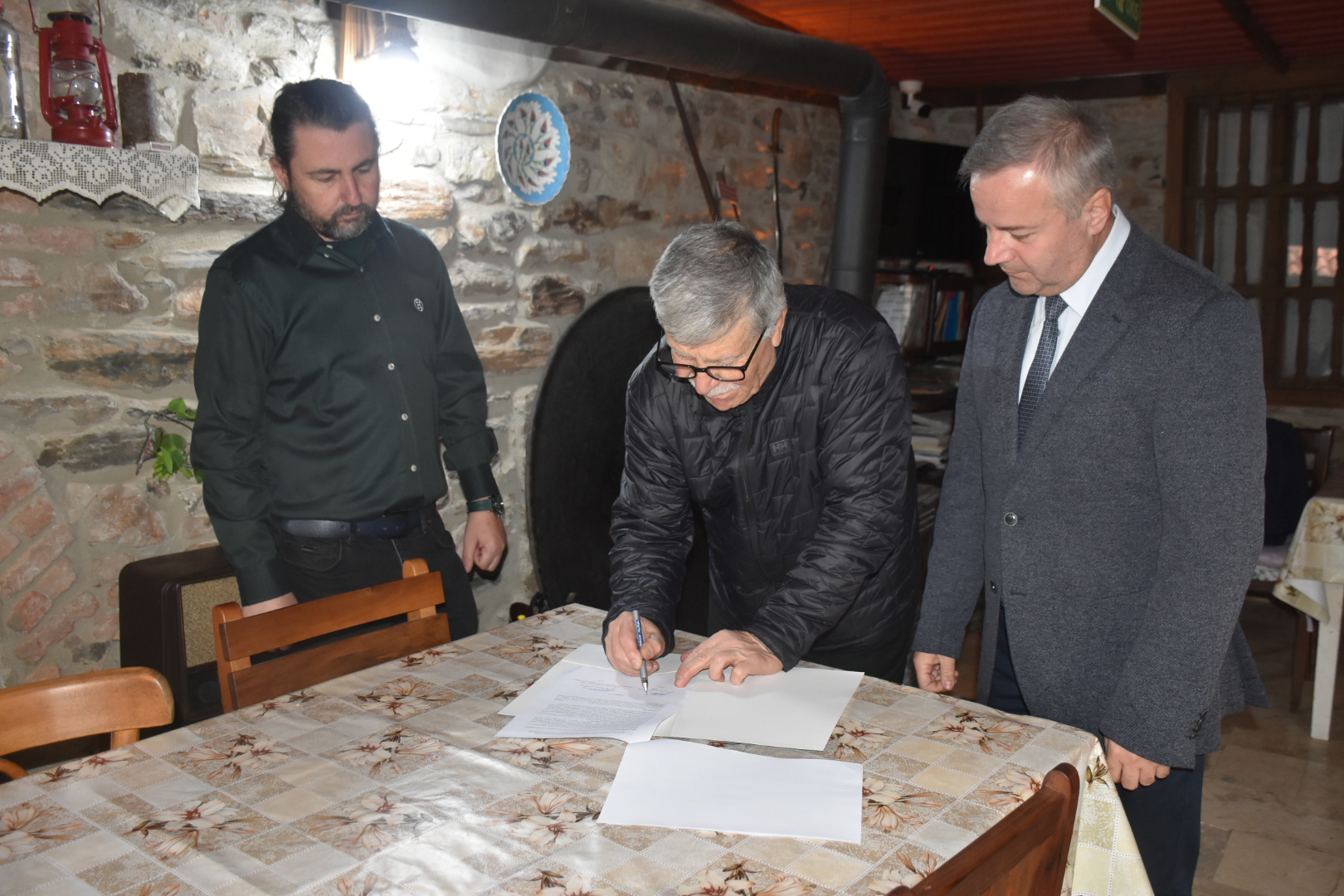 Karacasuda Imzalar Atildi 633281 275Fe383Fc2Ff25C3Fbbf6A71B69B466