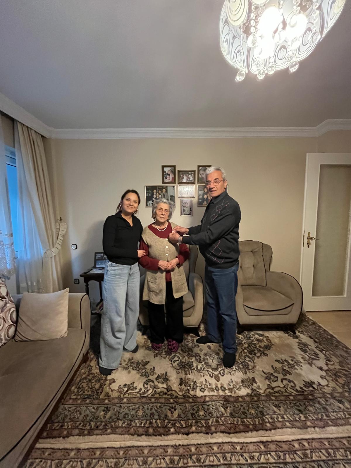 Karacasulu Zehra Teyze 86 Yasinda Chp Uyesi Oldu 630623 01D7Fe361828A03E35Cfaa0F32768Dd1