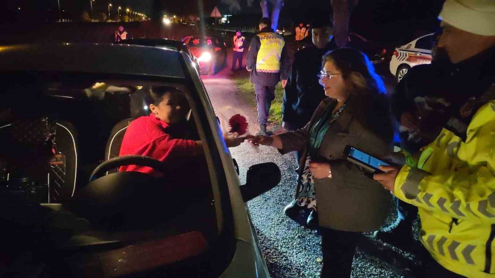 Kaymakam Dogru Yeni Yila Gorevi Basinda Girenleri Unutmadi B0201Fbe9C40E141237570E0E975D691