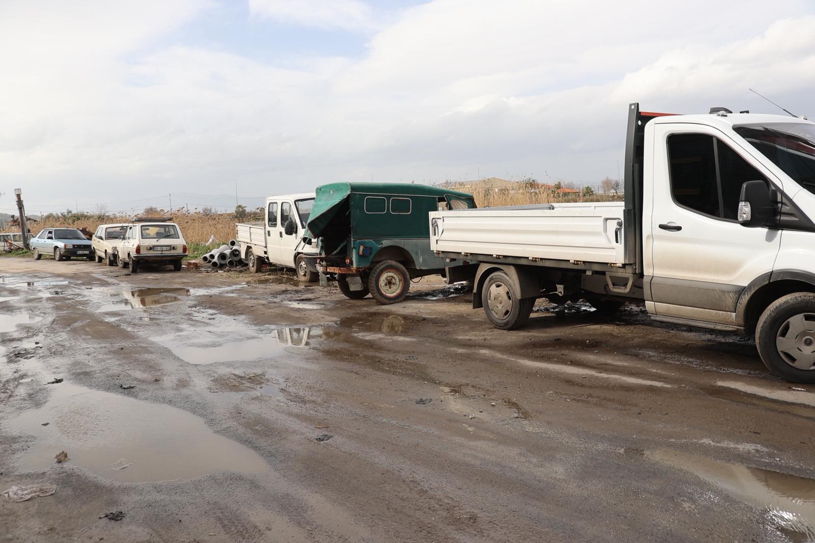 Kocarlida Esnaflar Baskan Aricidan Yardim Talep Etti 634459 54Ab8F23F3A384C63C804A7689F34E9D