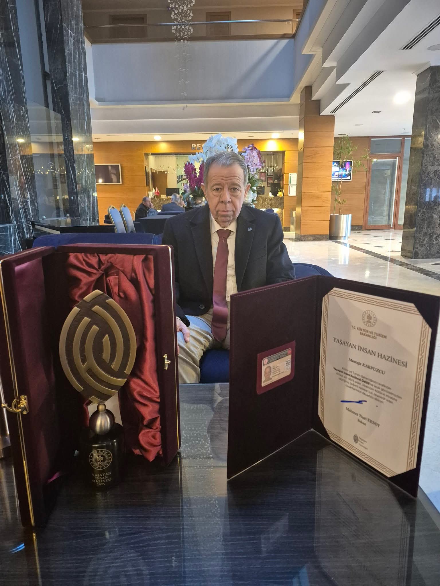 Kusadali Koruklu Cizme Ustasi Karpuzcu Yasayan Insan Hazineleri Oduluyle Gururumuz Oldu 632049 3Fda7032Eee4F2C044Ce35A1645F49Bb