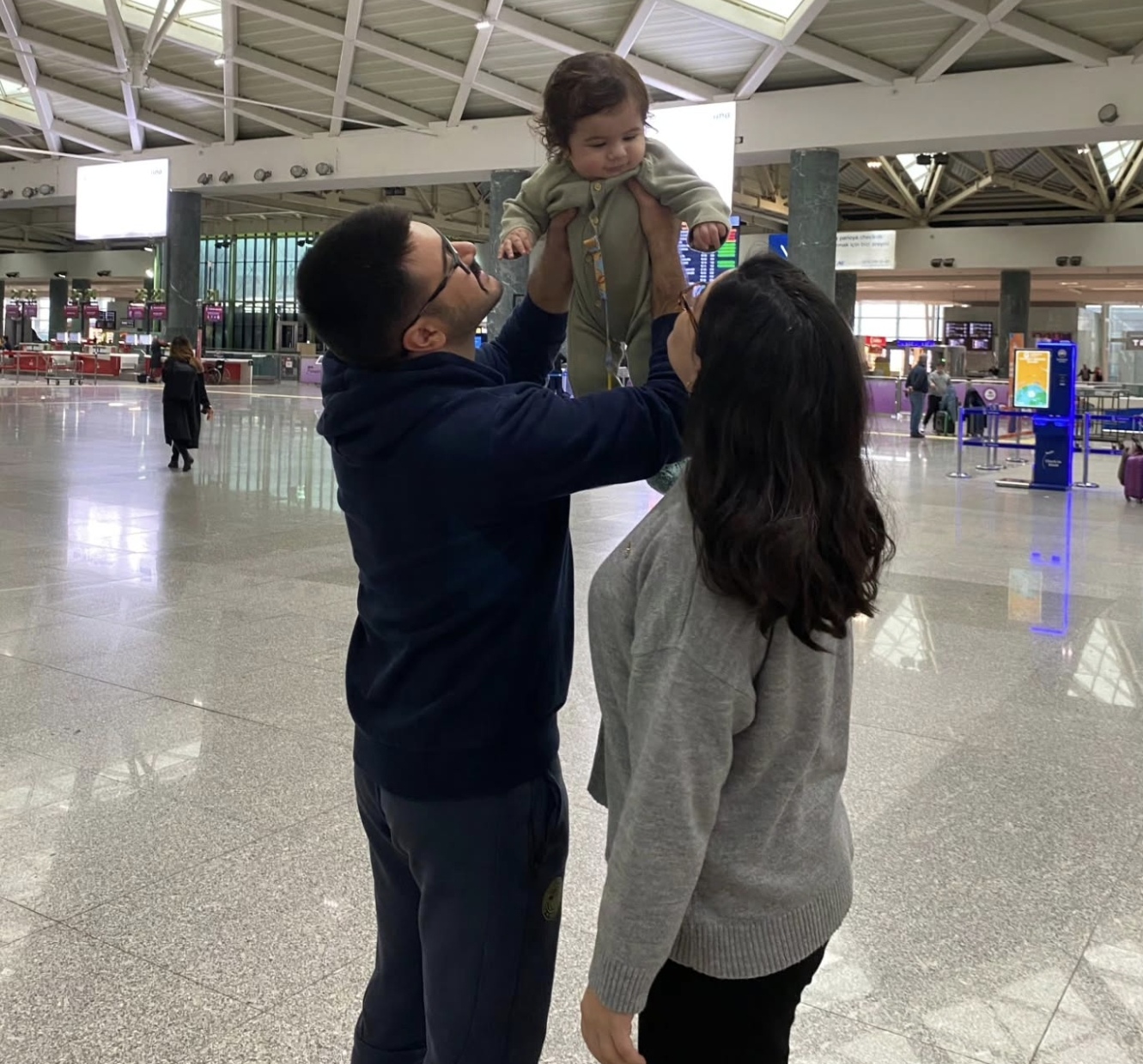 Kusadali Teoman Bebekin Almanya Yolculugu Basladi 633884 B7247Fcef80Ac0E404A007969Fa414B4