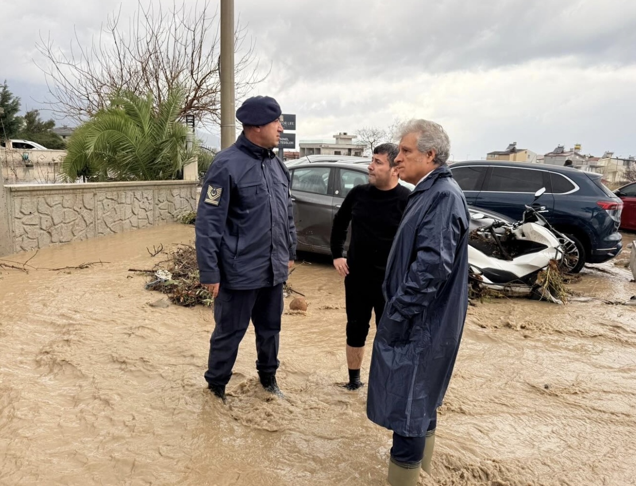 Kusadasinda Saganak Yagisin Izleri Silinmeye Baslandi 632670 65Deff9554Fa516855F70Da2715Cbec7