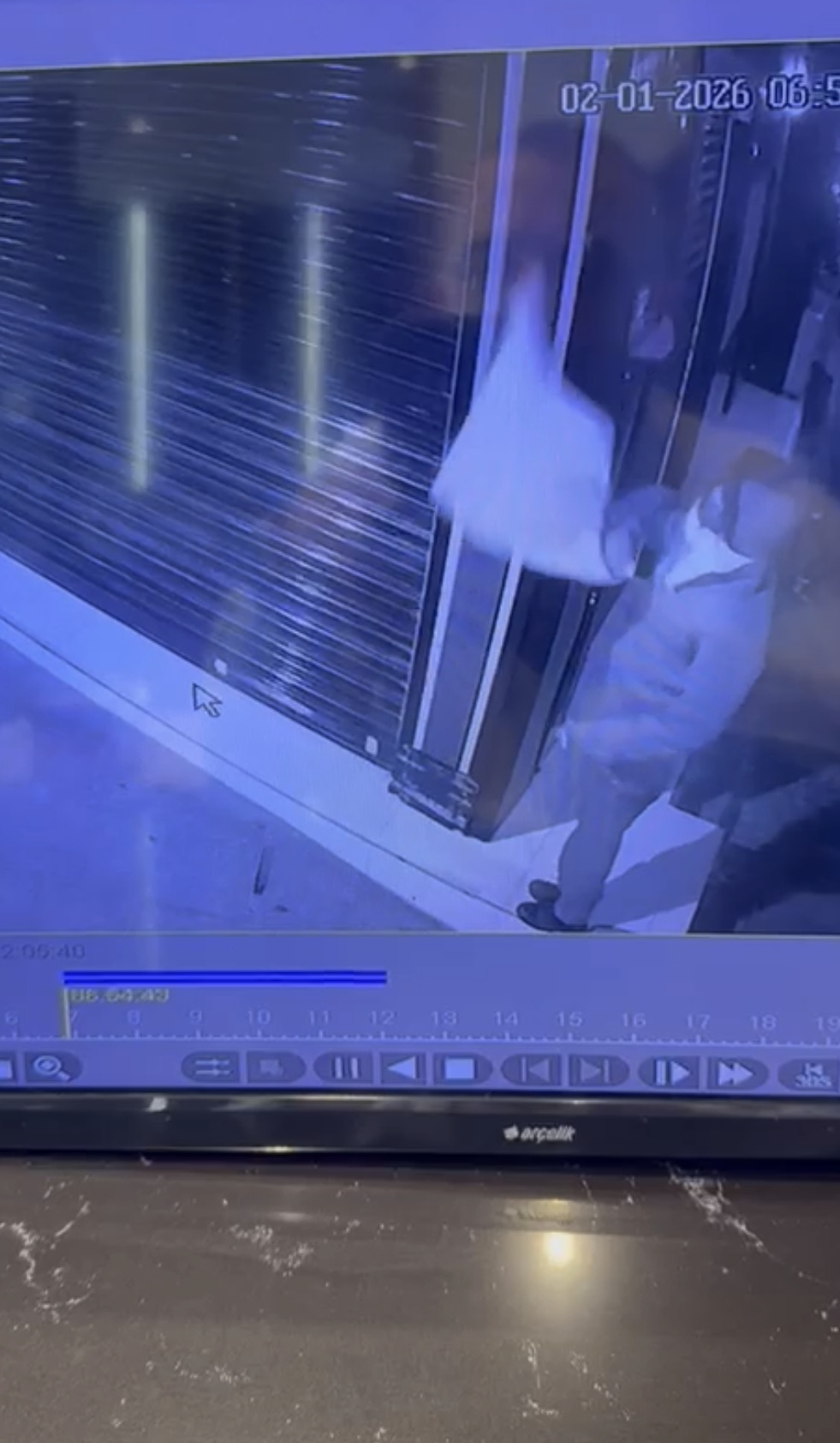 Kusadasinda Secim Oncesi Vandalizm Tepki Topladi 627081 E1D1327F18F97Fb5653A40E4A4067Ae1