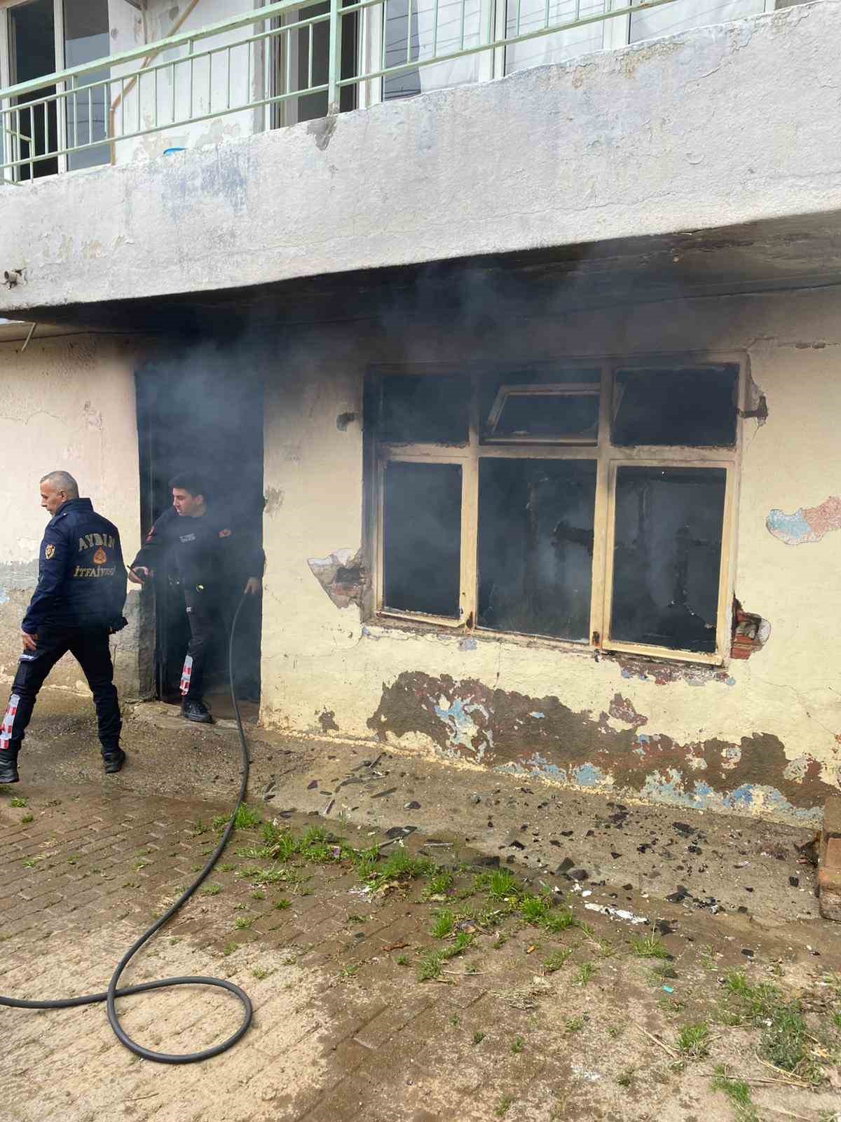 Metruk Binada Cikan Yangin Ekipleri Harekete Gecirdi 028830Ed48890954804Ab8609Fb2F063