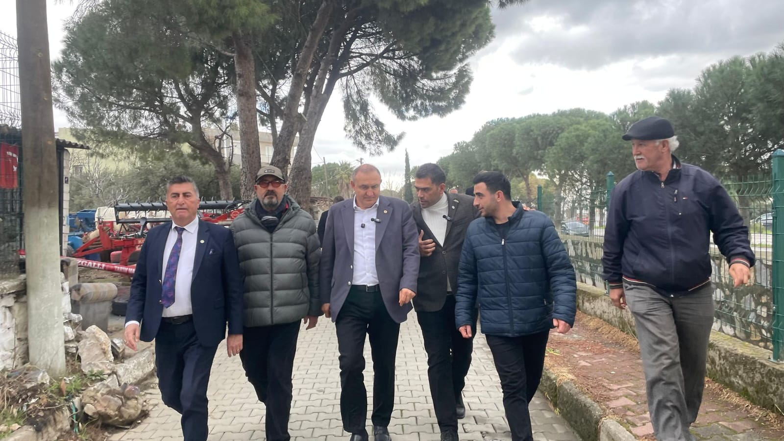 Milletvekili Karakastan Sel Magduru Sokelilere Ziyaret 633316 763D2685A7E3057A23Ccd866F5Dfdef8