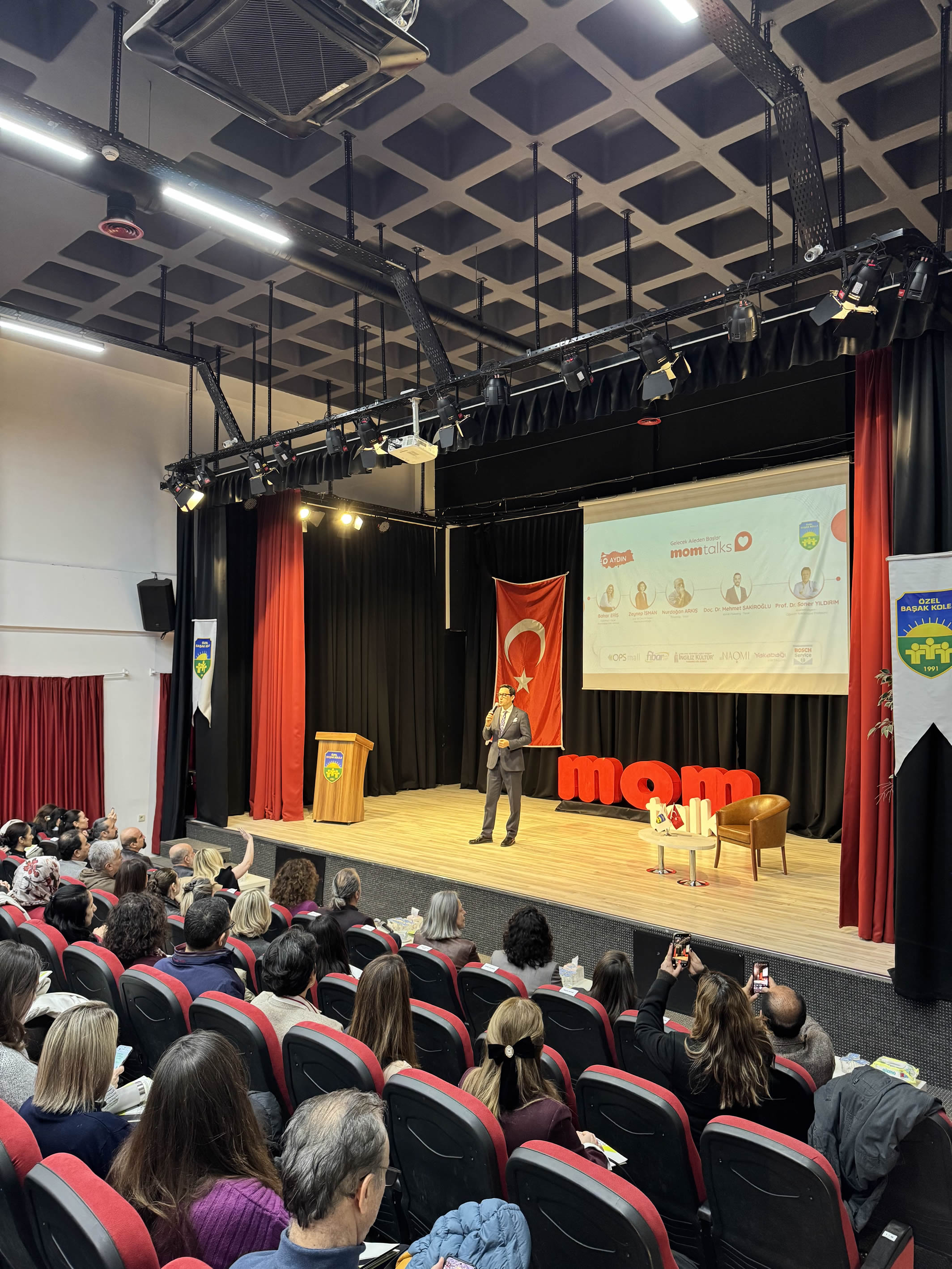 Momtalks Londranin Ardindan Aydinda Gerceklesti 630131 Cb7E1111C9F5Ae60E5Eea68Ee28C99Ad