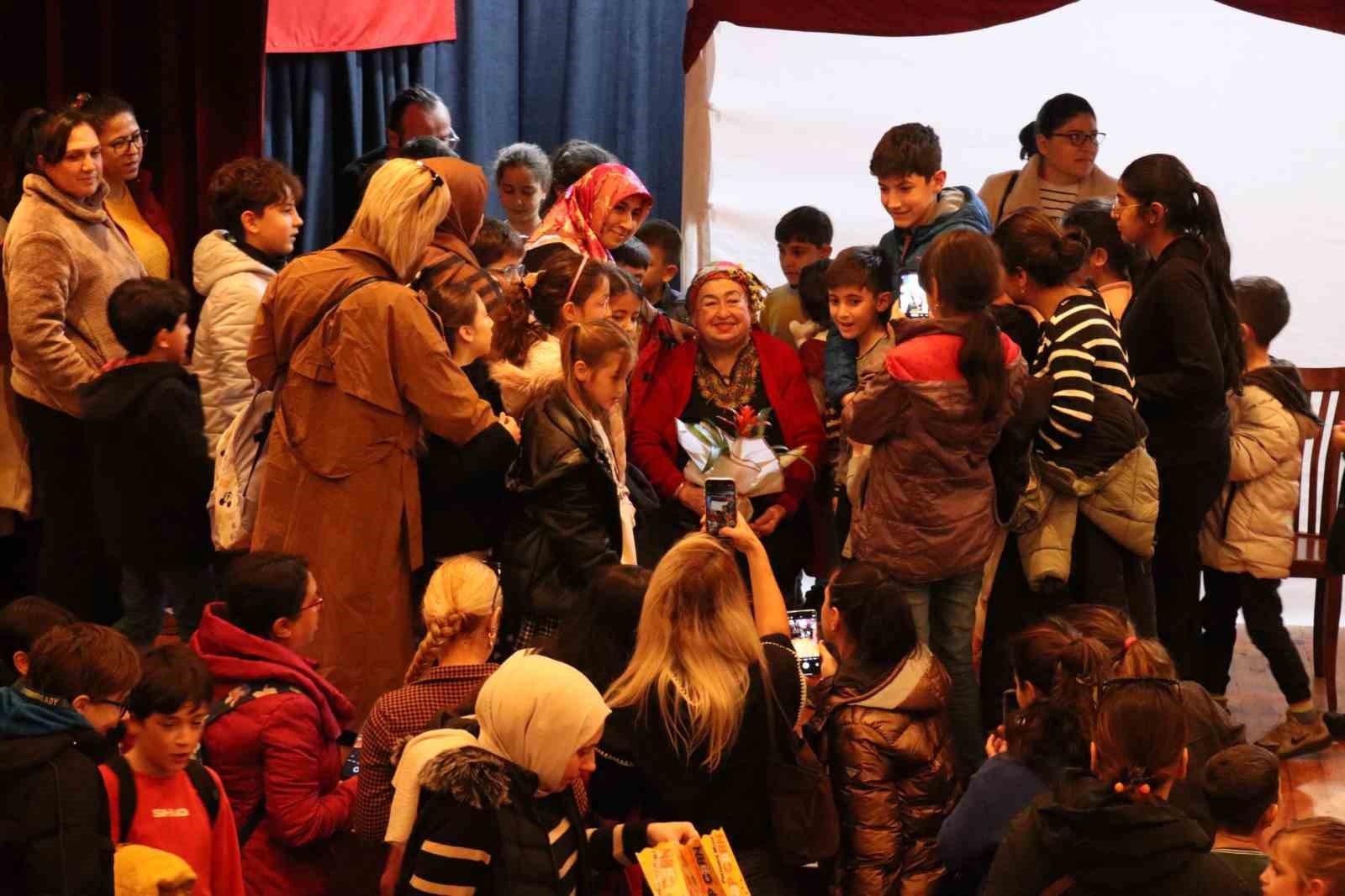 Nazilli Belediyesinden Cocuklara Somestr Tatili Hediyesi 96F28F3857061F02773Ad1Bfae7Cf4C4