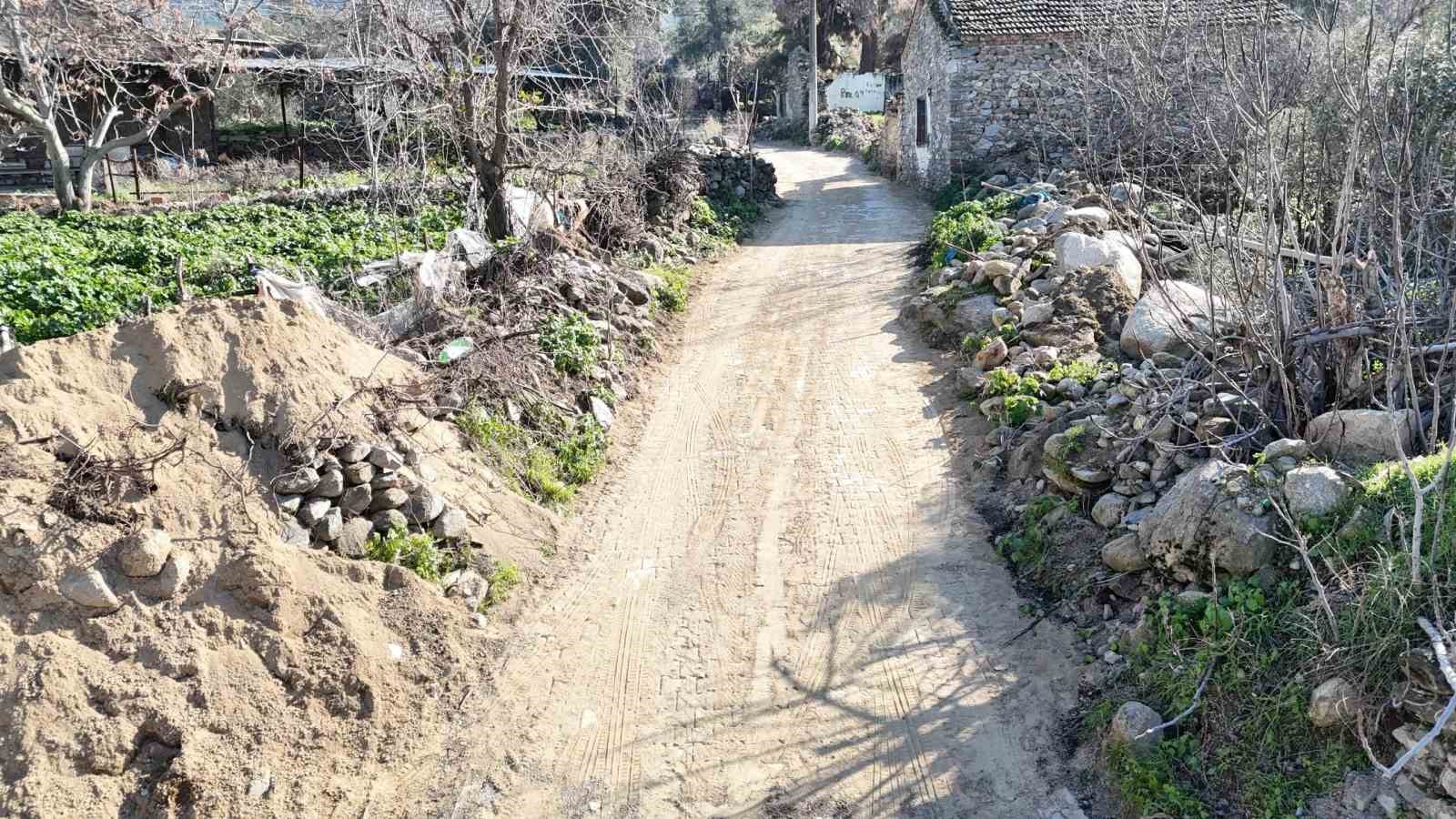 Nazilli Belediyesinden Pirlibeyde 4 Ayri Yol Calismasi C9016Bcdf1977B11Ad77A05Fd76D65B2