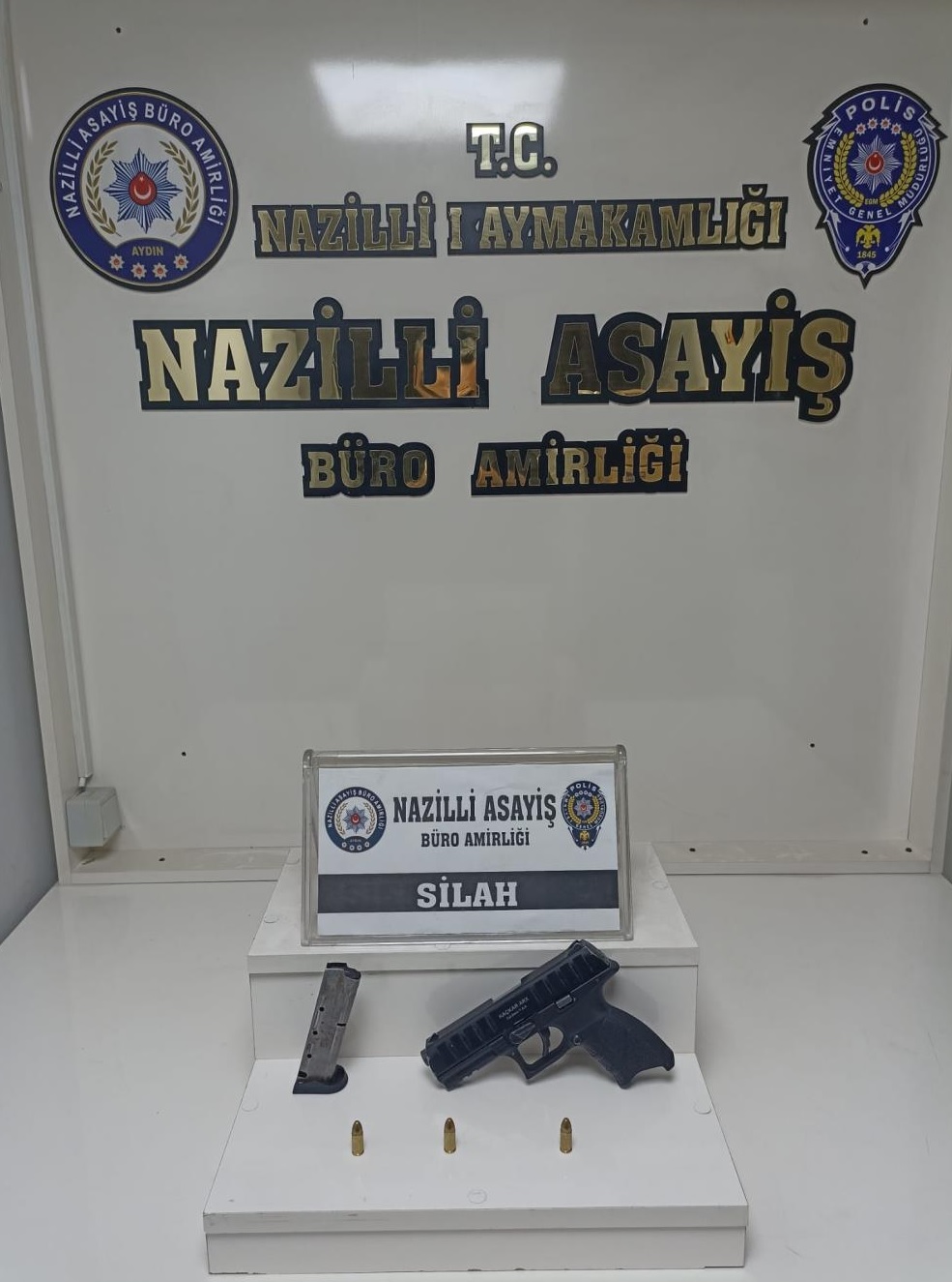 Nazillide Ev Kursunlayan 2 Supheli Yakalandi 627995 De720829F1003E3659D6216Cb2558B97 (1)