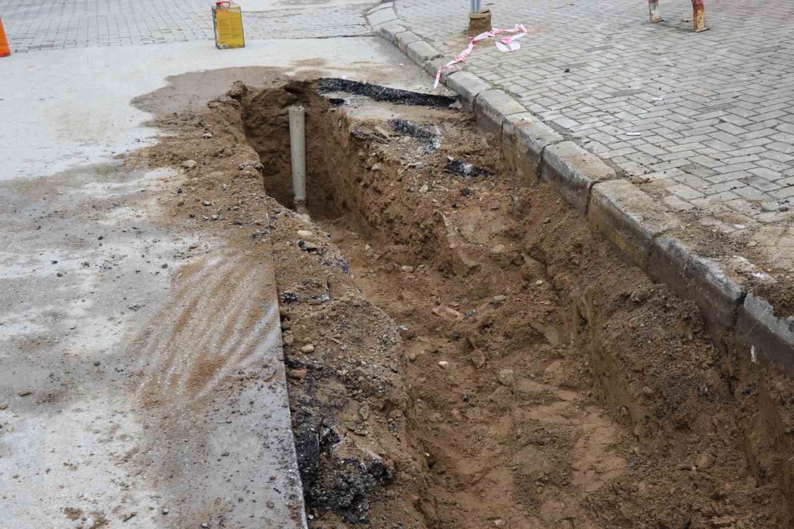 Nazillide Yarim Asirlik Icme Suyu Hatlari Yenileniyor F92Bce728Ecc8D2B0B6589Fce6A5Ea21