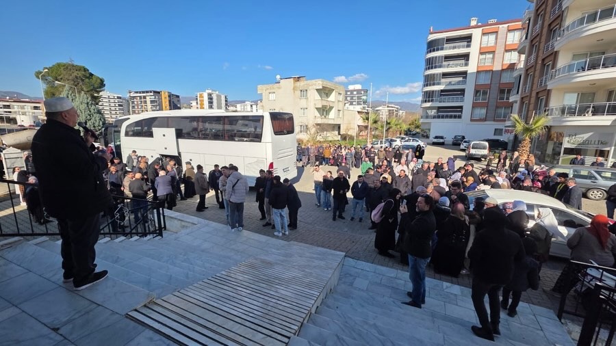 Nazilliden Umre Yolculugu Dualar Ve Gozyaslariyla Ugurlandilar 631615 00E370B70A80D24Fcde082552D615B88