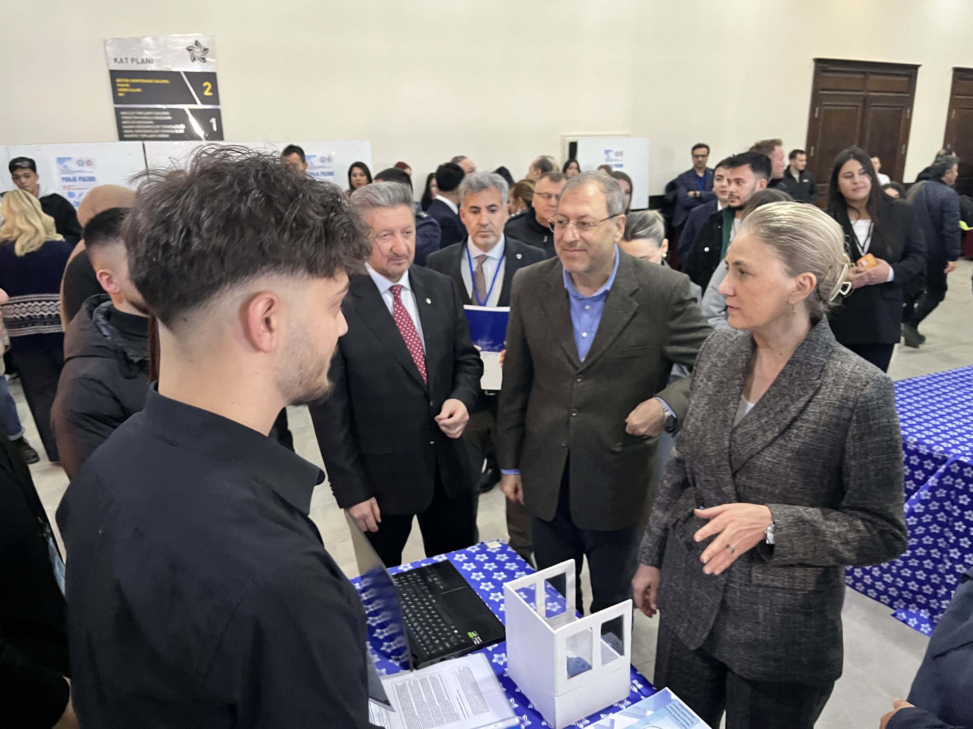 Proje Pazarinin Kazanlari Altinlandirildi 632053 6419814A02Da80Dac7Ef6Ebfb9D0477D