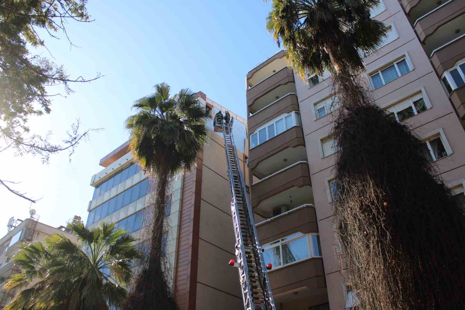 Ruzgar Binanin Cephesini Soktu Facia Kil Payi Atlatildi 29Dcb71B536A08Faf693D50E52C9013E