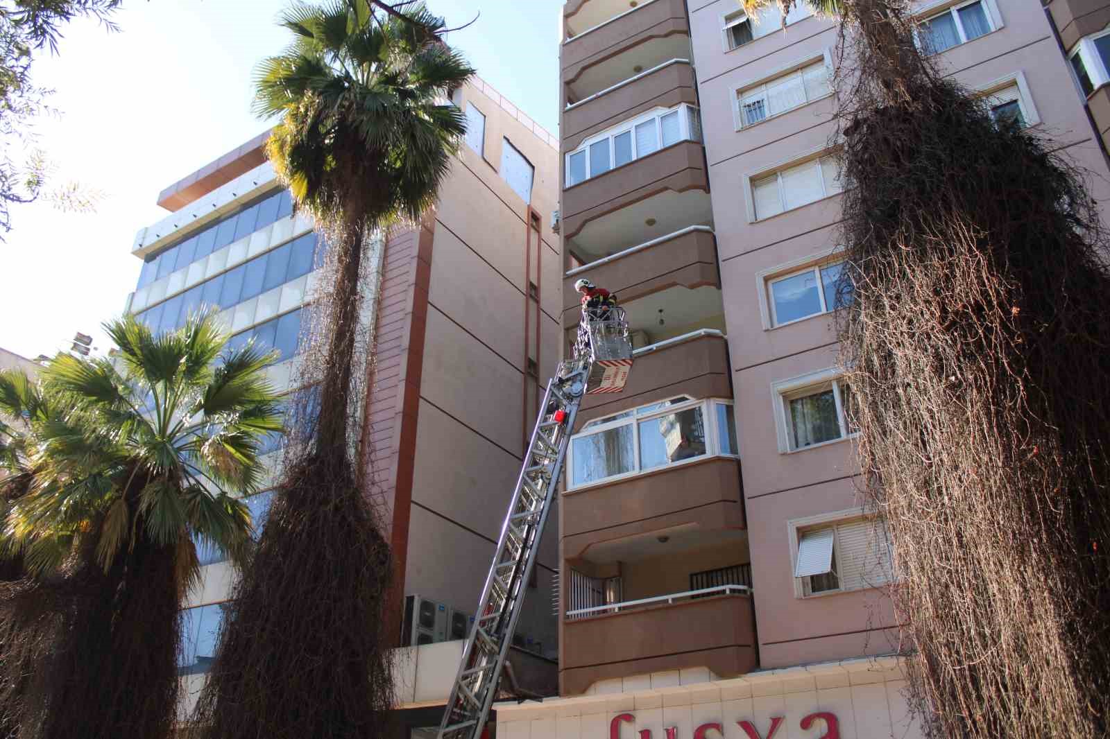 Ruzgar Binanin Cephesini Soktu Facia Kil Payi Atlatildi Ea2C2Cd126D27Bd159B573A343D7F51C