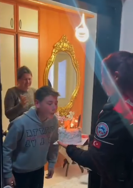 Silah Arkadasligi Boyle Olur 634187 Afa2A2A6B6Ed5D50C5Fe887A4Fe7902A