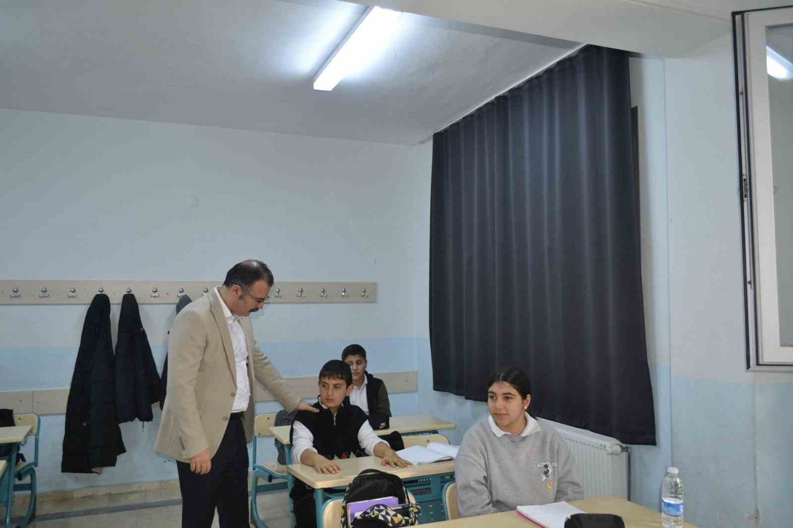 Sultanhisar Kaymakami Ates Ogrencilerle Bulustu 278Bbc40652B14Ac04A32C61E19C5Ace