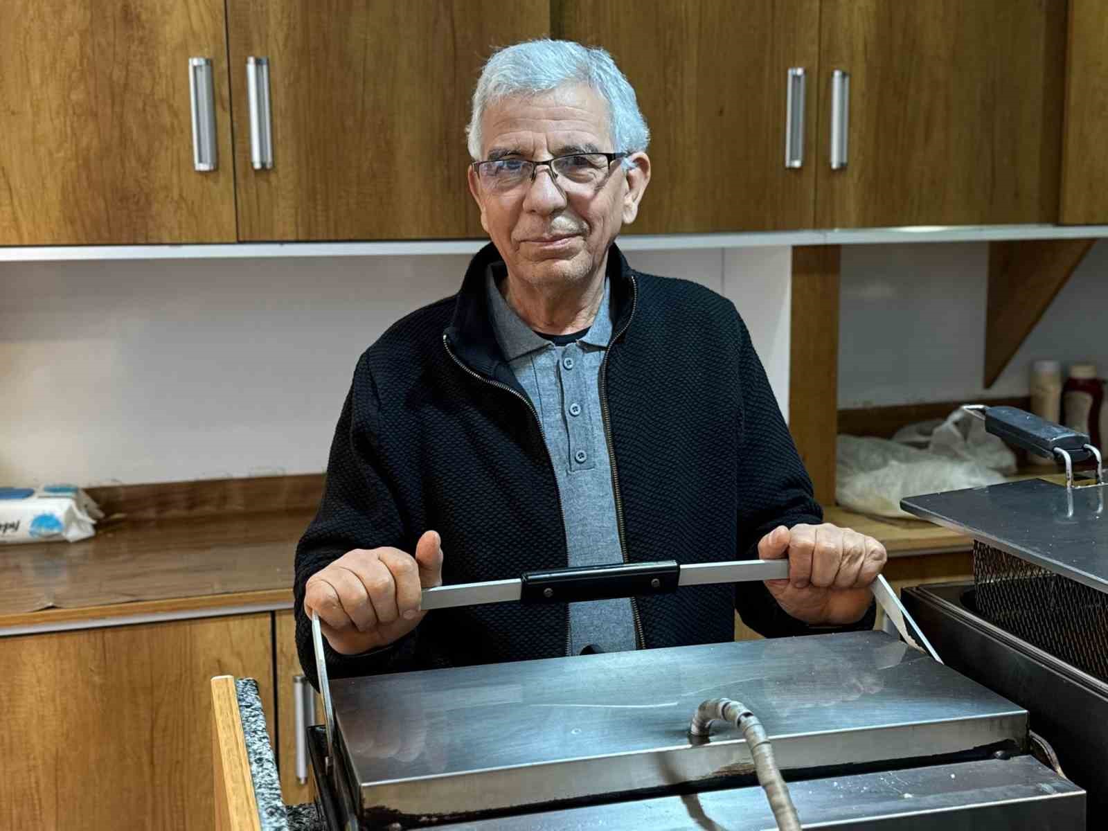 Tostcu Mehmet Mansur Yavasa Benzerligi Ile Dikkat Cekiyor 42C245105B4F91043320Dfa22094A6E8