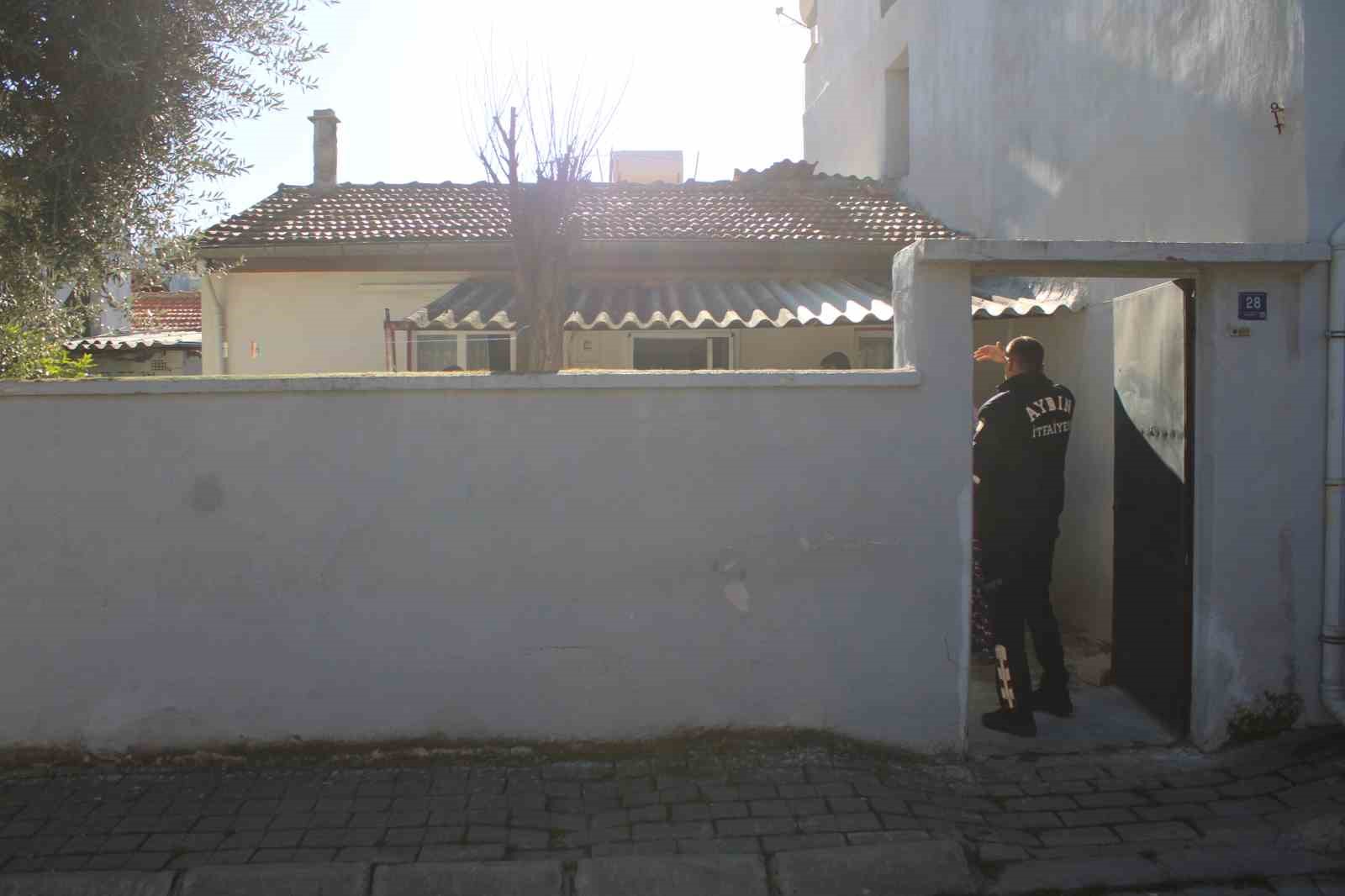 Uyurken Kulagina Pamuk Tikayinca Ekipler Kapiya Dayandi B9Cf667727Afc0A6Ed901F017A9518D3