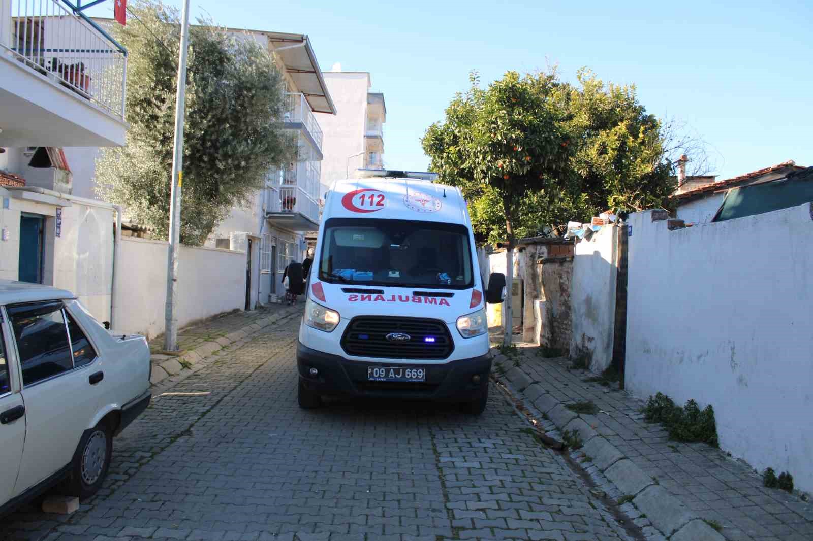 Uyurken Kulagina Pamuk Tikayinca Ekipler Kapiya Dayandi D4F87C2A3Ed5A6Daed3B796198F6F3Ec