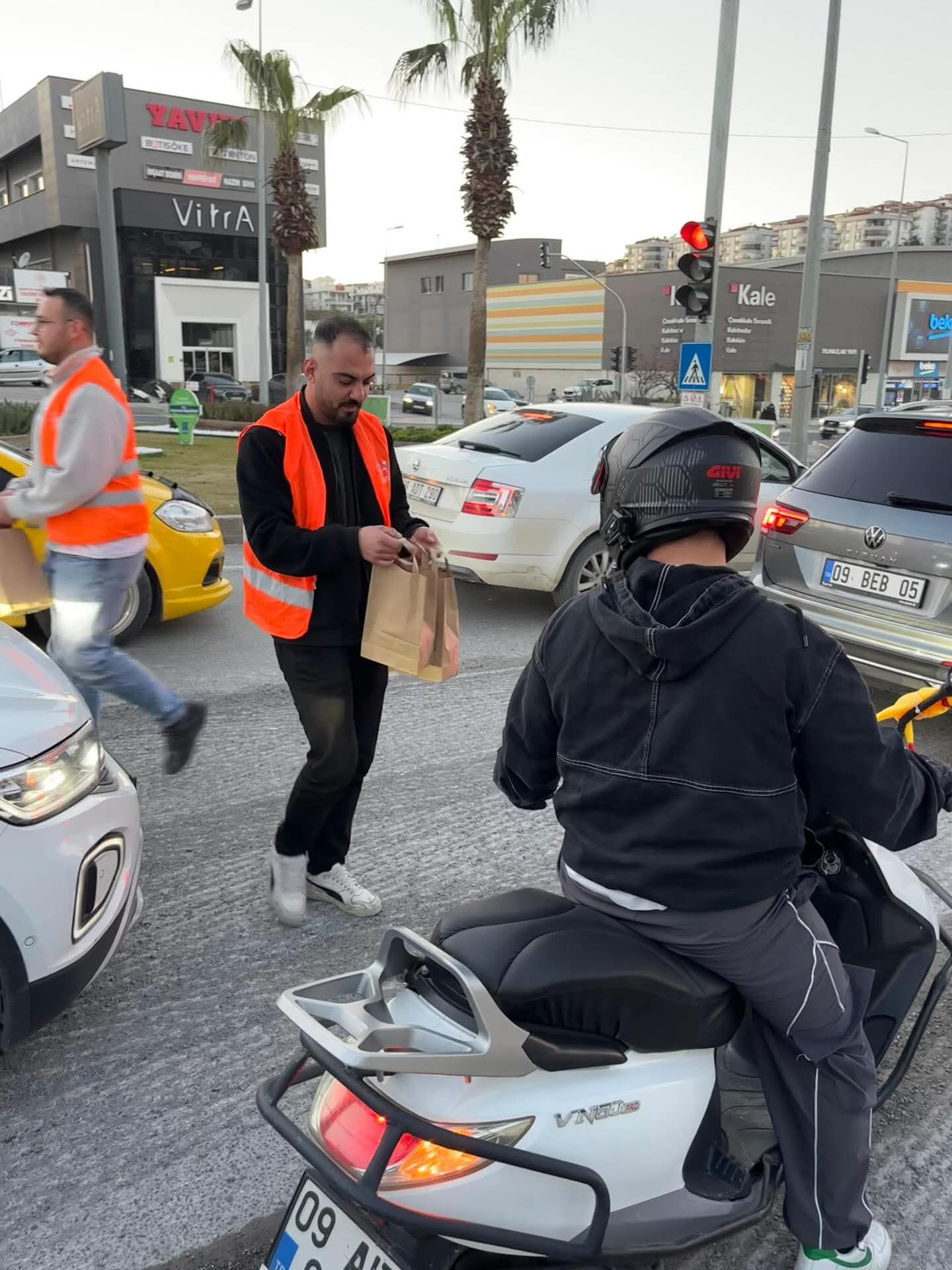 Ak Gencler Kusadasinda Gelenegi Bozmadi 640738 Cc628D3Fd2611Aabffacc896Bef27268