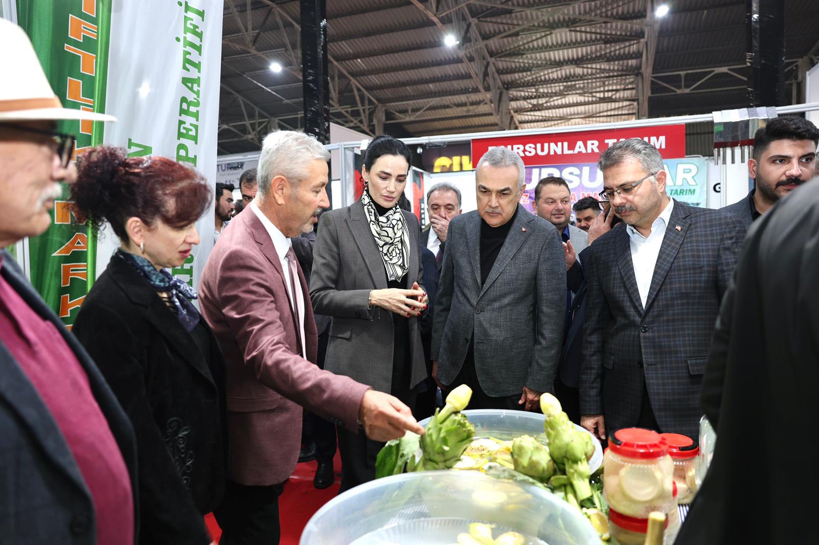 Ak Parti Teskilatindan Aydin Tarim Fuarina Ziyaret 638975 84B02D002393F6F1083792D881910A1D