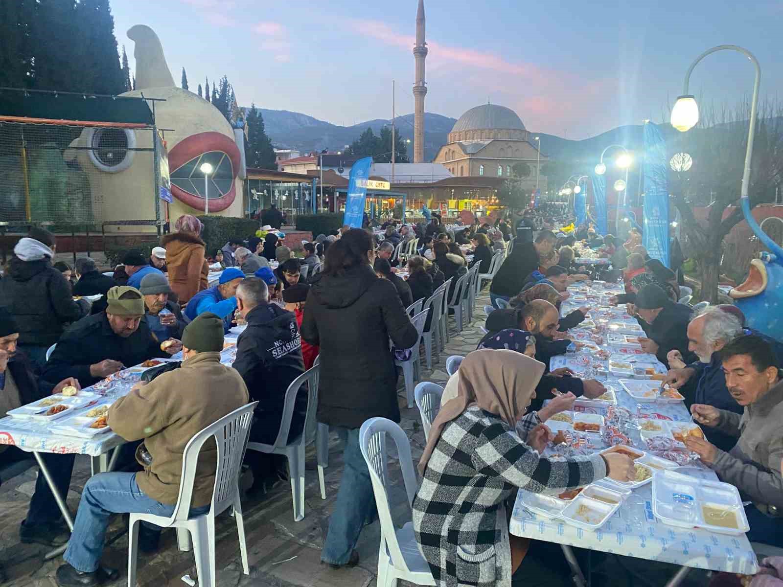 Aydin Buyuksehir Belediyesi Ramazanin Bereketini Kentin Dort Bir Yanina Tasiyor 0E681E345A01780Aeb958D5Af4E63Edf