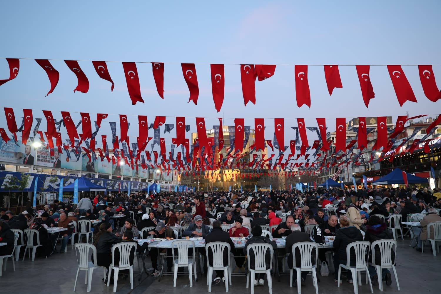 Aydin Buyuksehir Belediyesi Ramazanin Bereketini Kentin Dort Bir Yanina Tasiyor 581B106Df70C74752838F17Bac107886