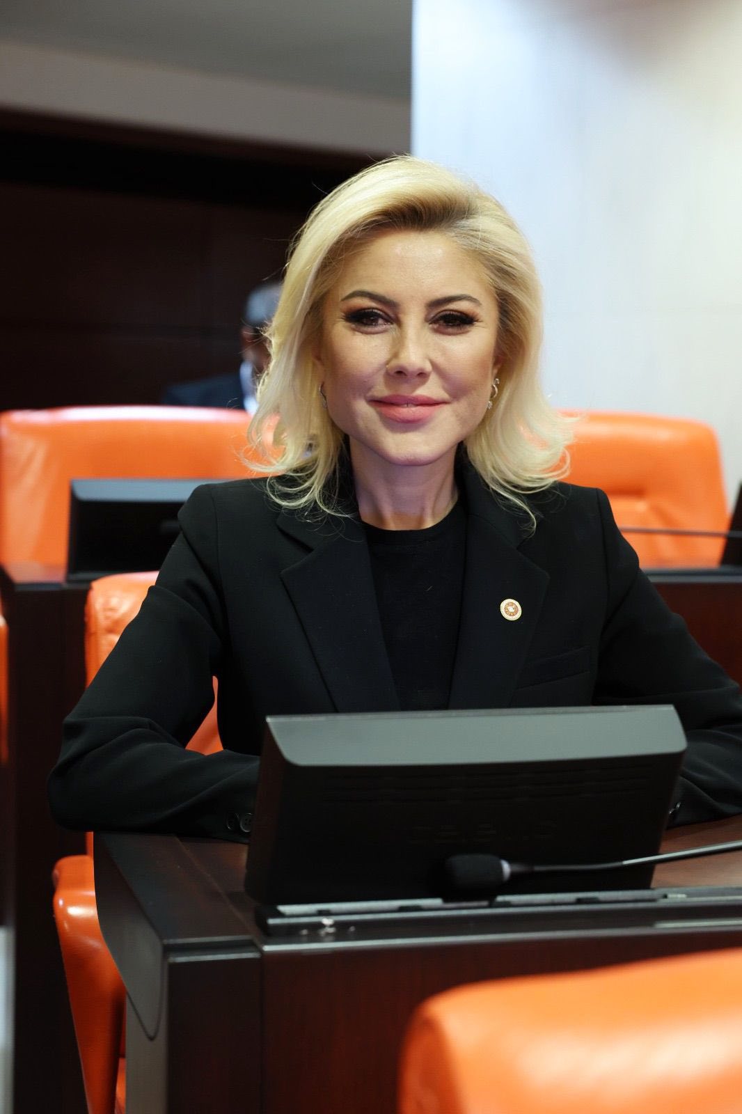 Aydin Milletvekili Evlendi 639576 6B98Dbdc0F7Eed9B4Cf8C1C3Db812Af8